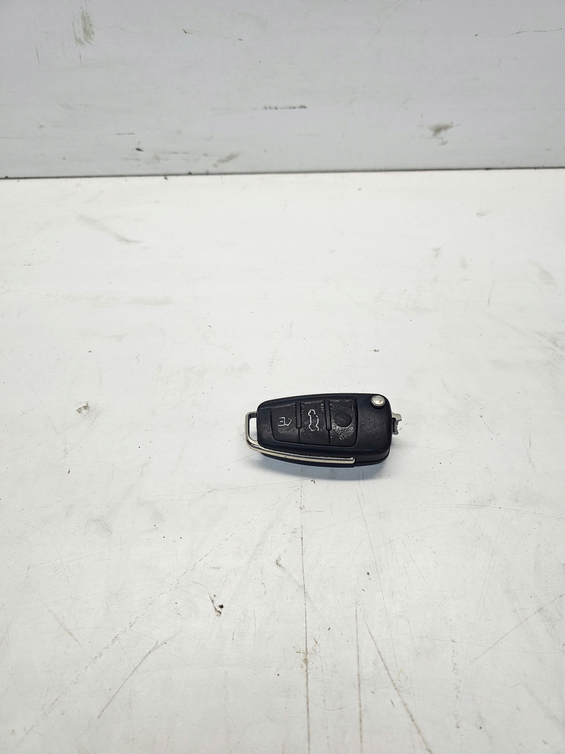 key PILOT SCYZORYK AUDI A3 8V 8V0837220