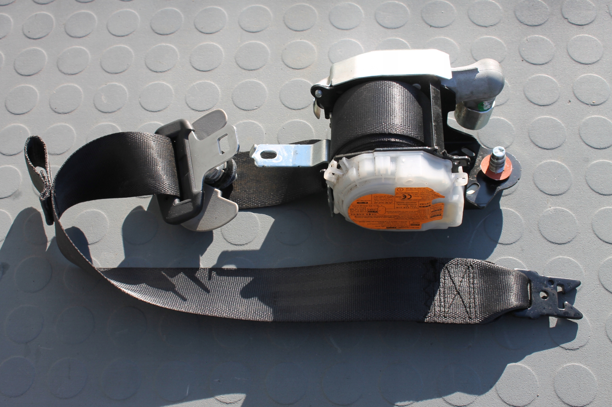 РЕМІНЬ БЕЗПЕКИ ЛІВИЙ ПЕРЕДНІЙ SSANGYONG TIVOLI