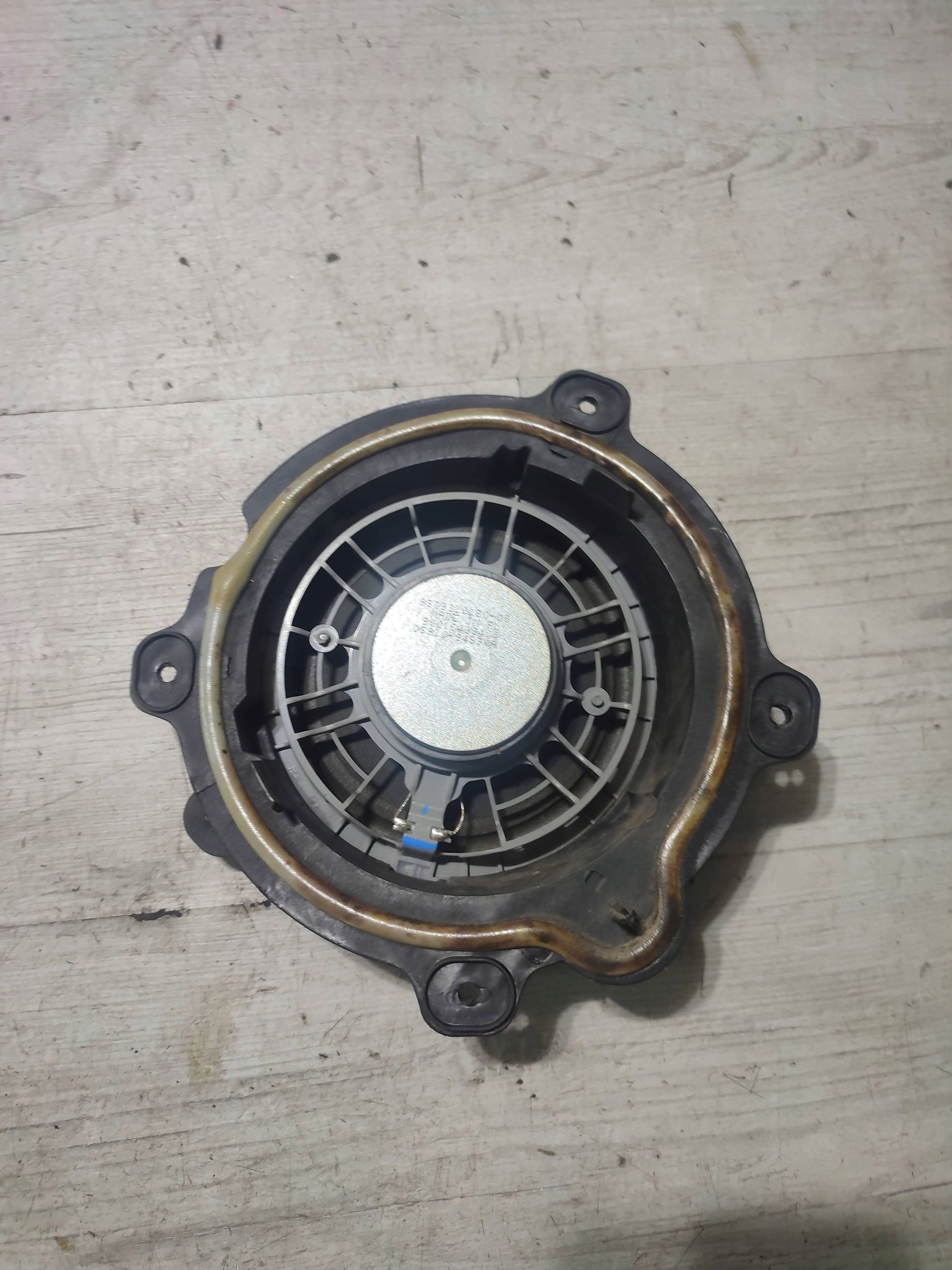Peugeot 2008 II 2020 rear part side right speaker door tylnych
