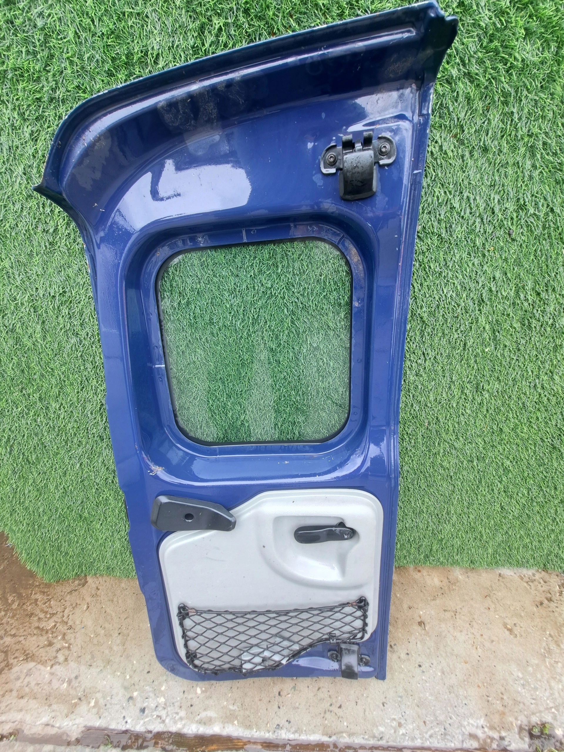 DACIA LOGAN door right rear part complete original