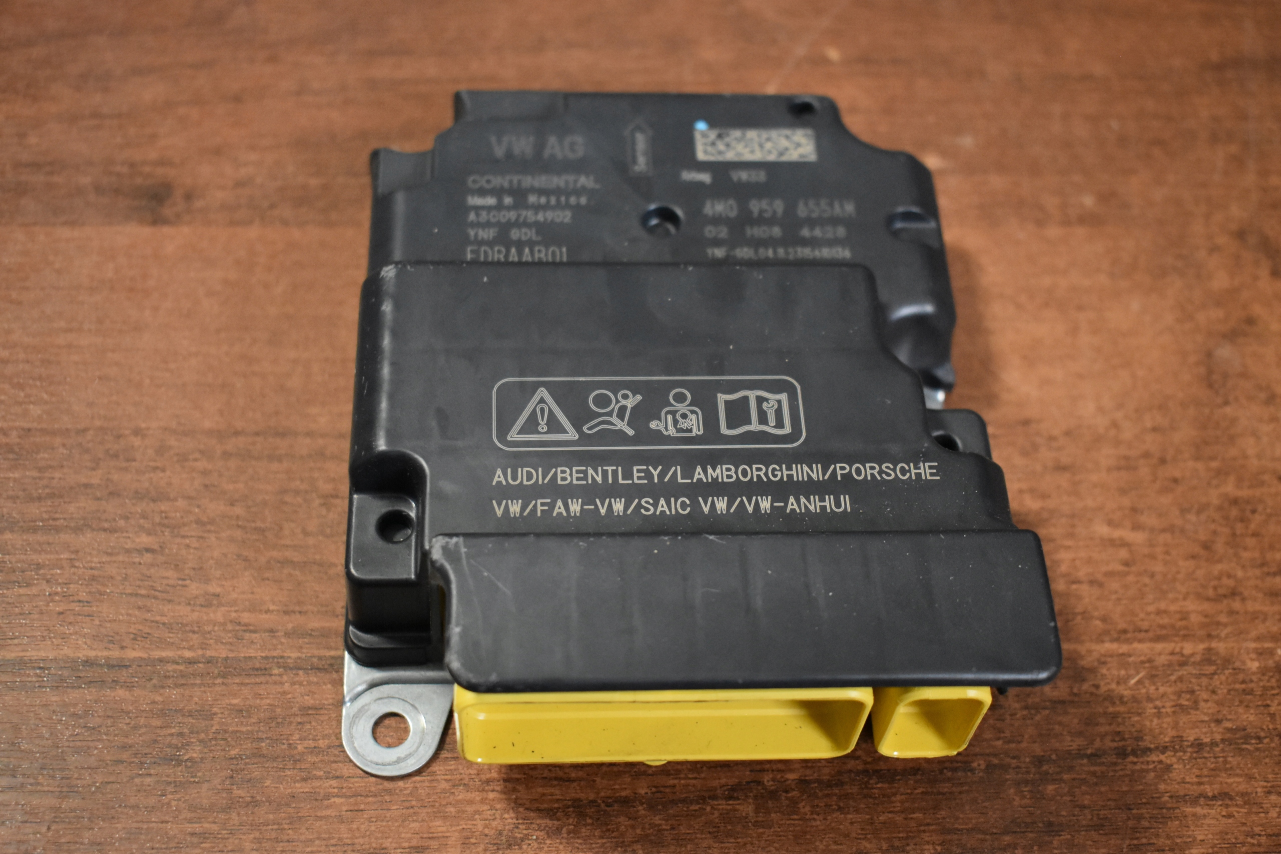 IDEALNY module control unit airbag AUDI Q7 Q8 A6 A7 A8 1