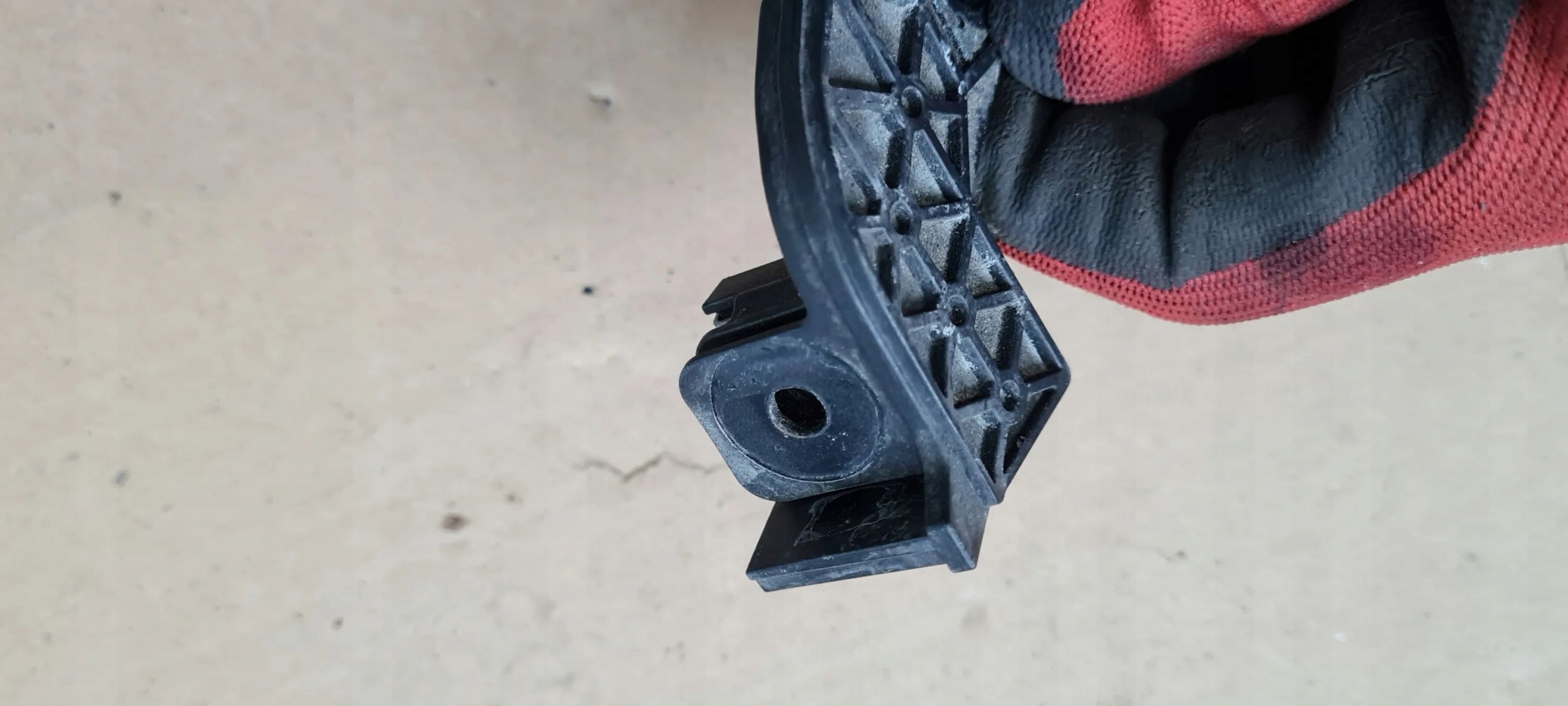 A7 4G bracket holder supports lights right front