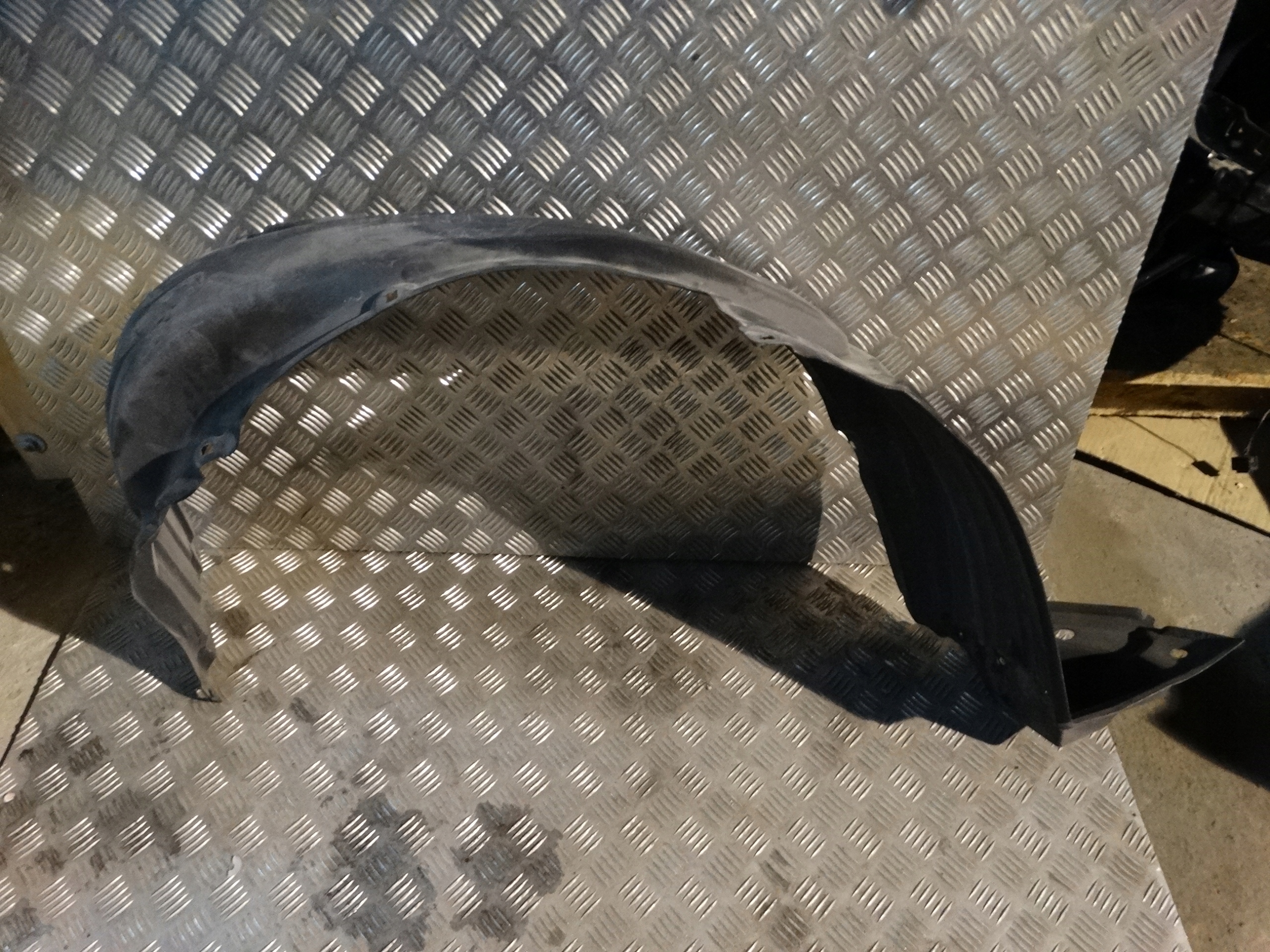 mudguard front left TOYOTA LAND CRUISER 150 1