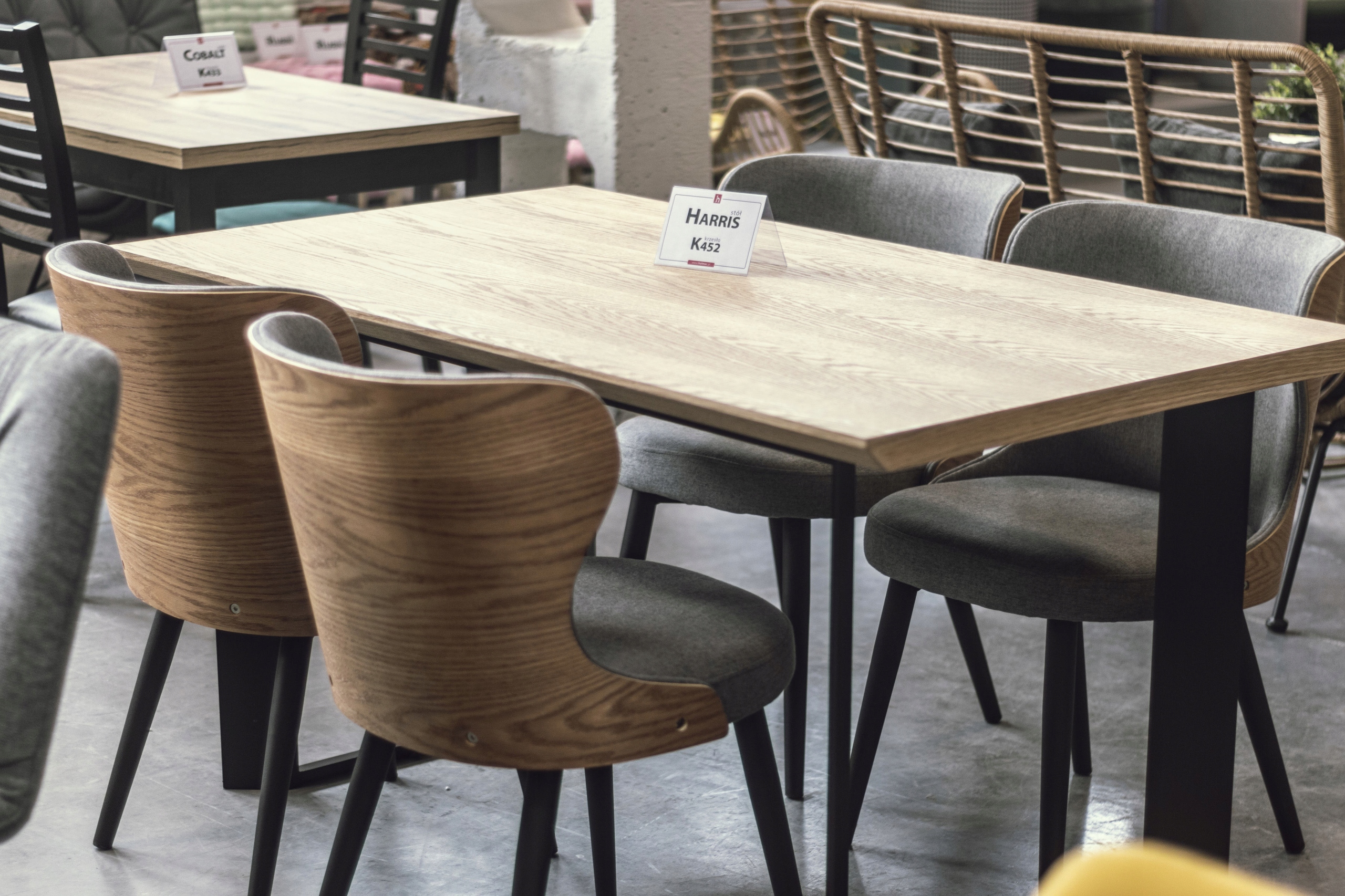 Unikatowe krzesło K-452 Halmar Szare plus drewno Głębokość mebla 56 cm