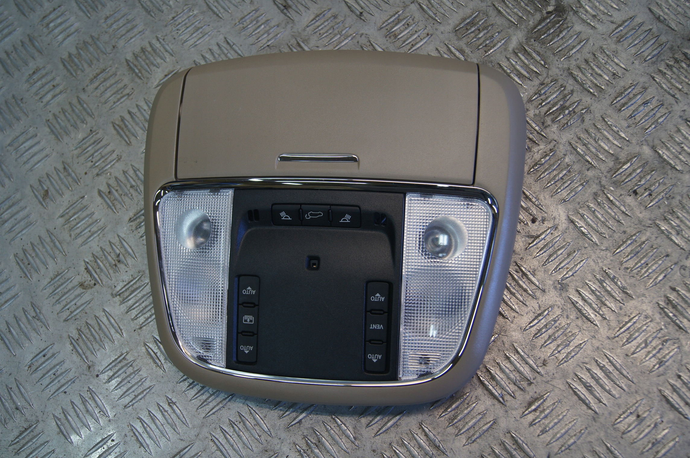 Jeep Grand Cherokee WK2 Lampka Podsufitki