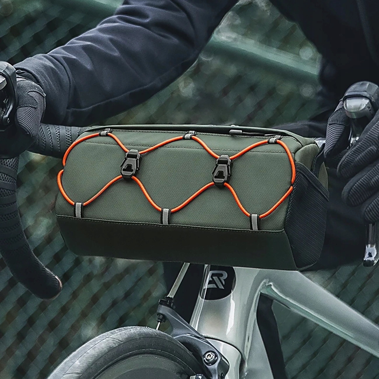 ROCKBROS TORBA ROWEROWA SAKWA NA KIEROWNICĘ 2,2L POJEMNA SASZETKA NA ROWER Rodzaj przednia