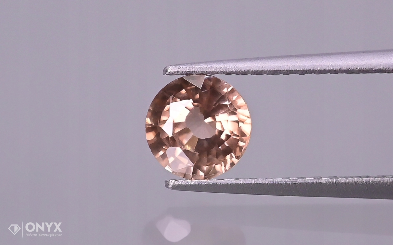 Zirkon fazetovaný kulatý fi 5,5 mm