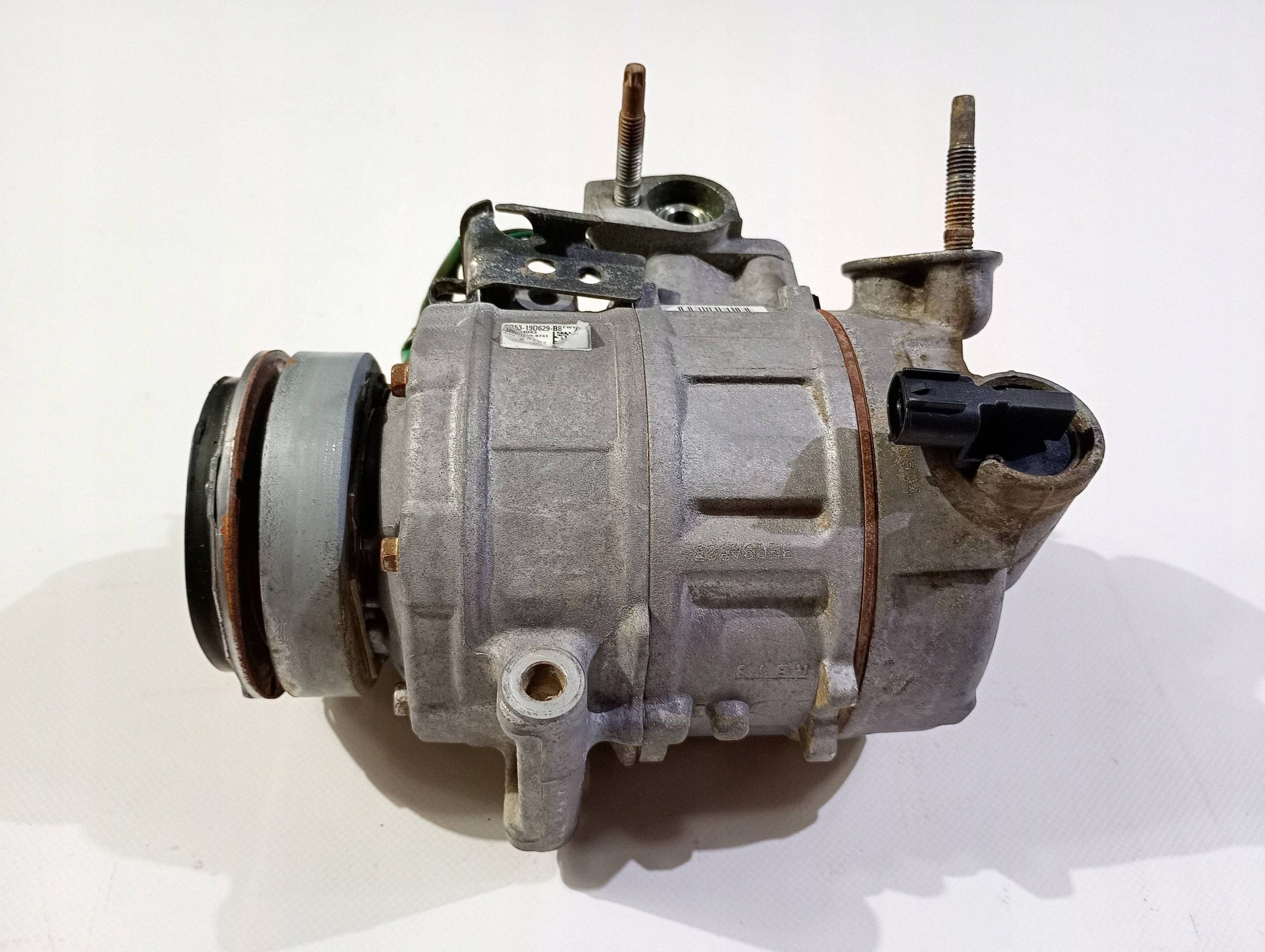 compressor compressor; of the air conditioning Ford Explorer V 3.5 2011-2019