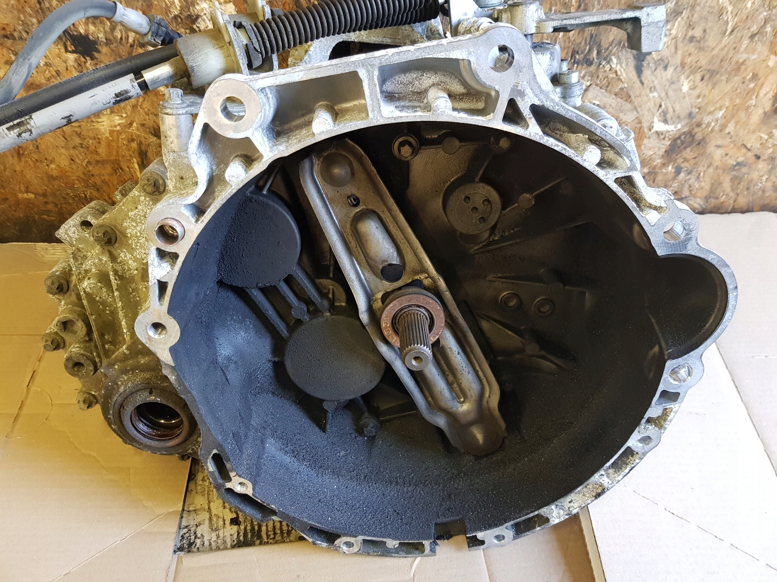 MINI COOPER R60 1.6 D N47C16A Getriebe 7594640