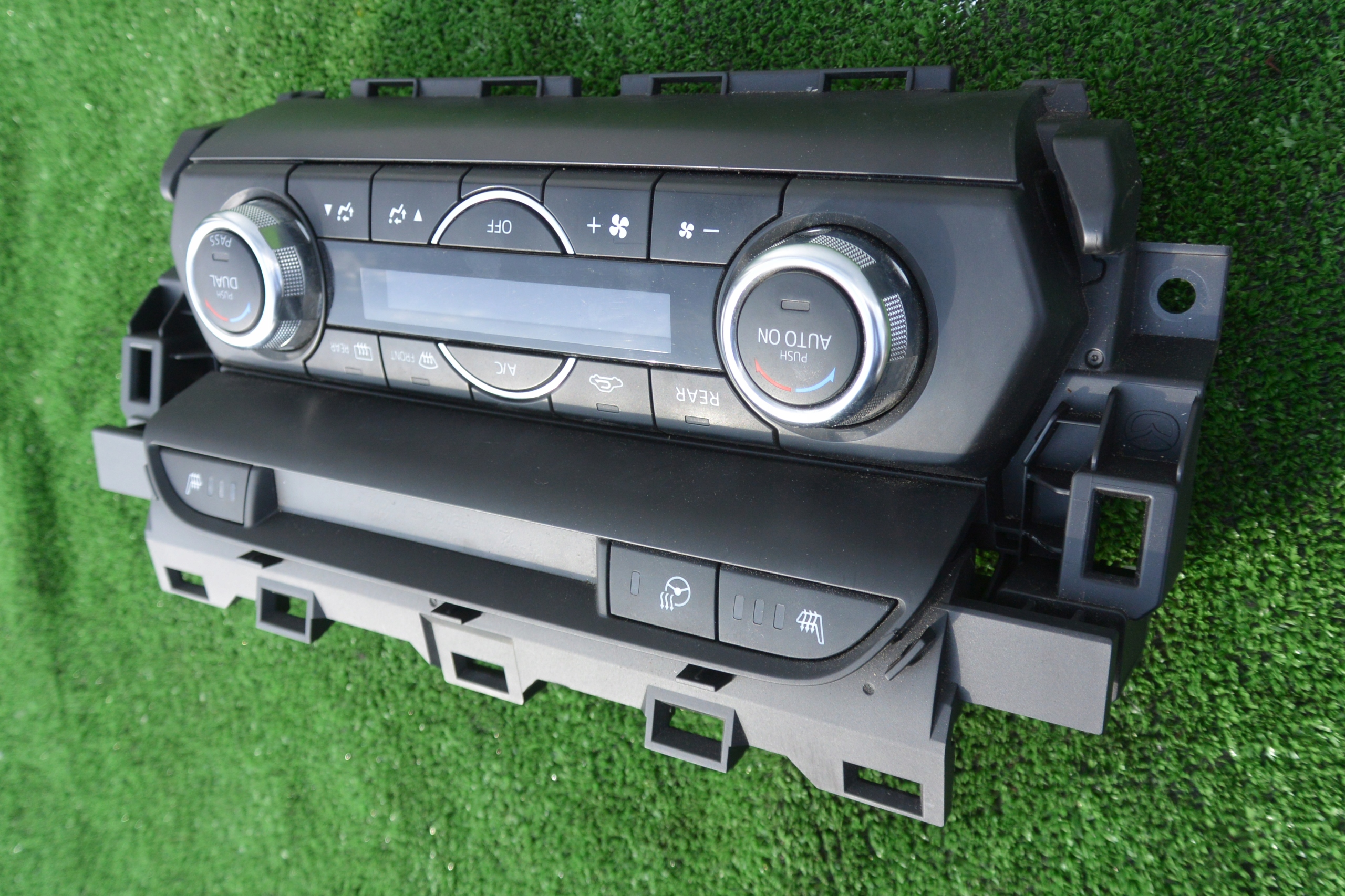 MAZDA CX9 II TC 16- UNITE COMMANDE CLIMA BOUCHES BUSES