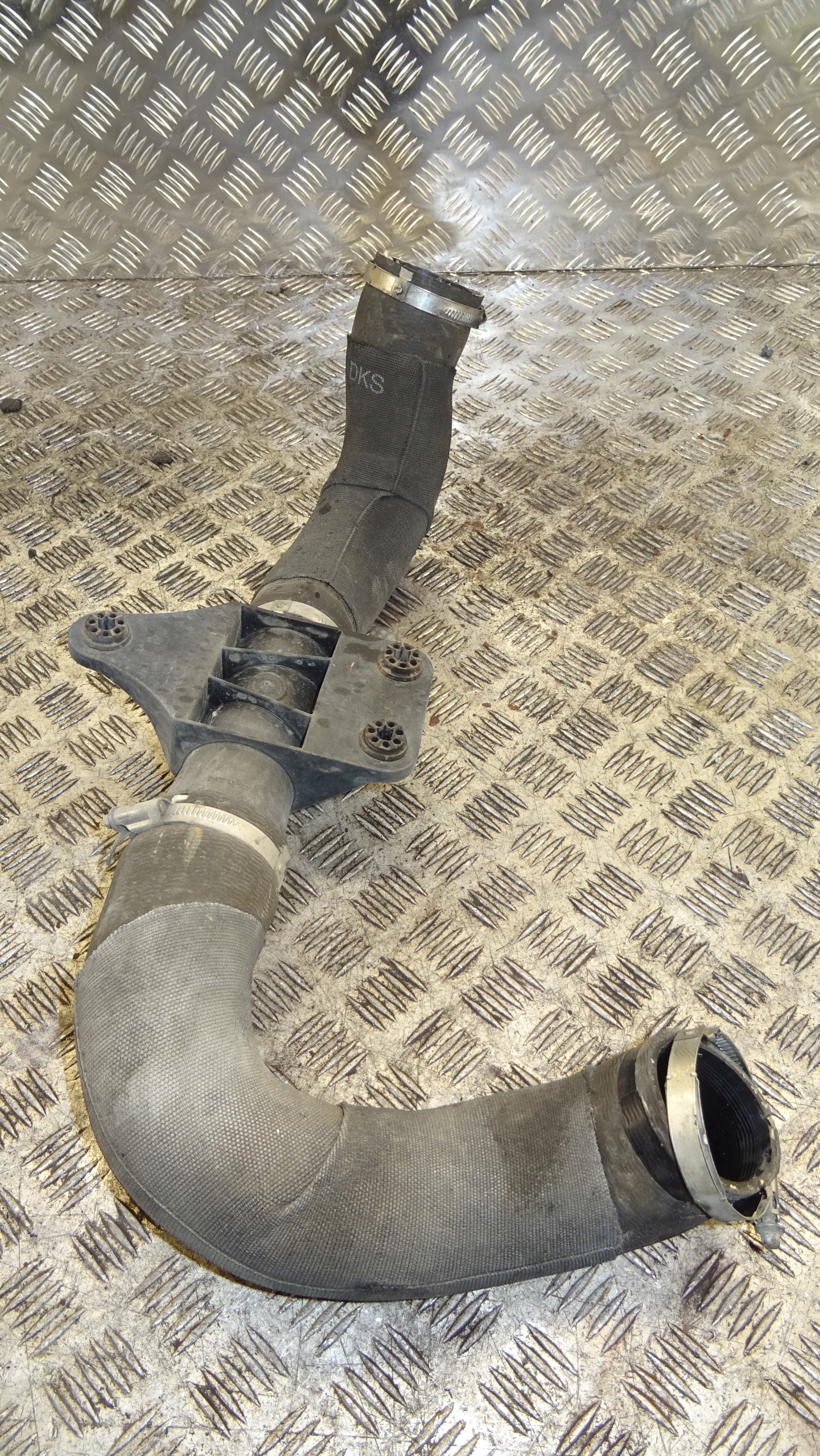 pipe air AUDI A6 C7 3,0 TDI 4G0145673R