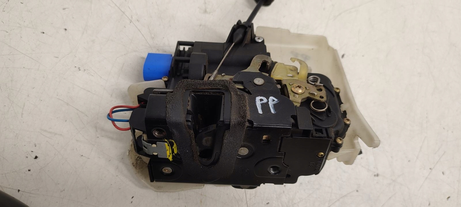 lock door front front right VW Polo 9N LIFT 1,2 12V