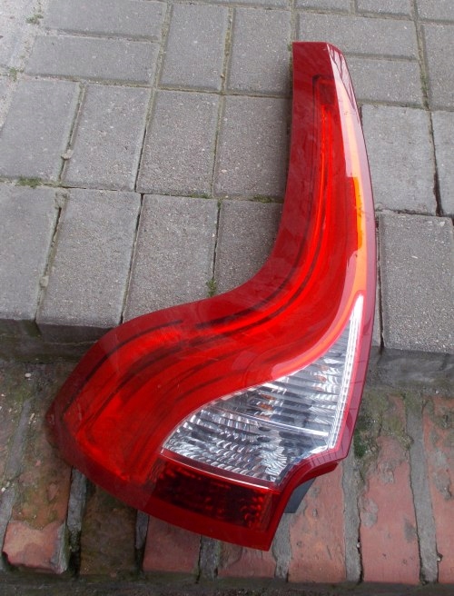 VOLVO XC60 08+ LEWA TYLNA LAMPA LED ORYGINAŁ 31323034