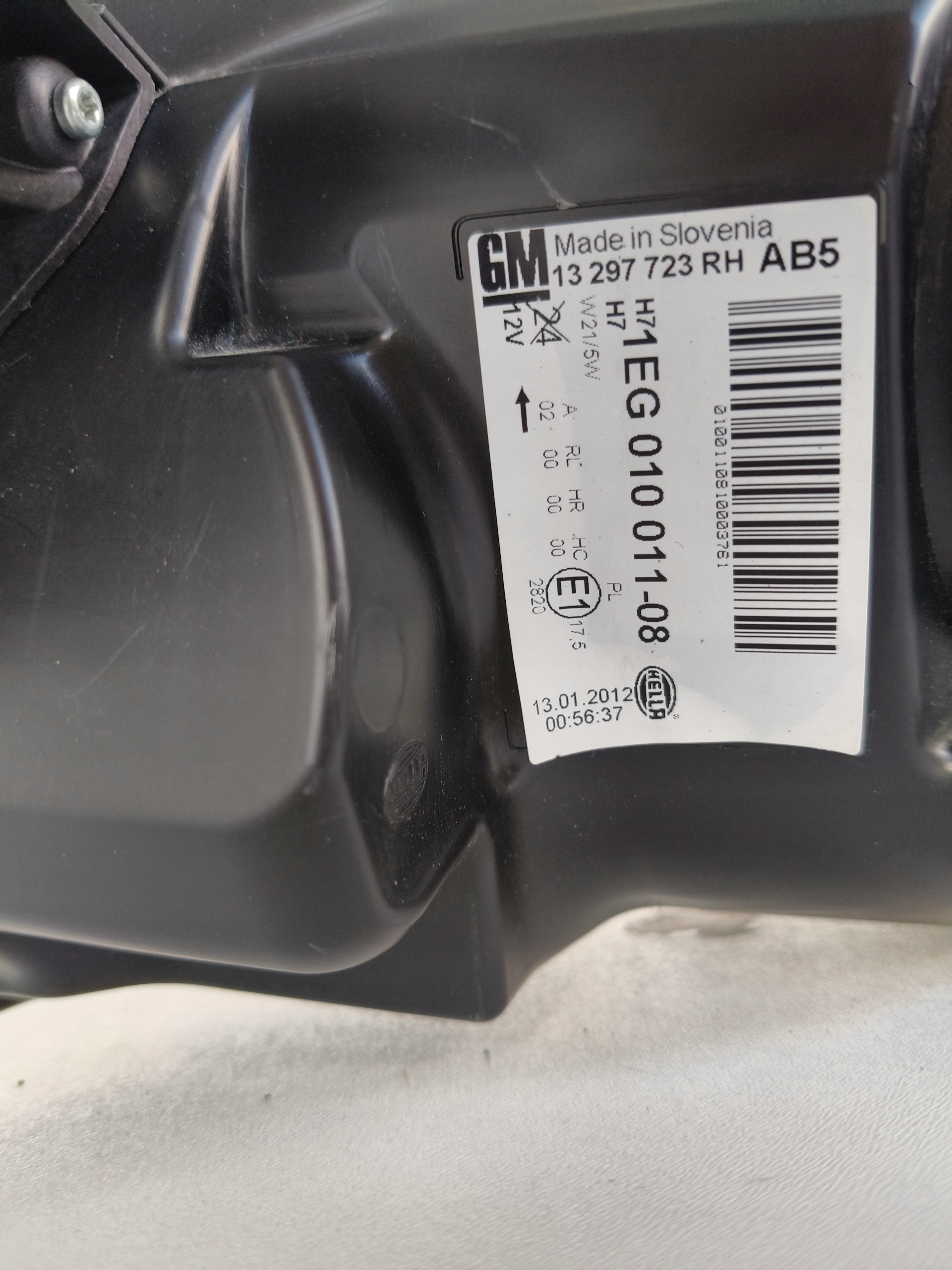 light right REFLEKTOR OPEL ASTRA J 09- CIEMNA