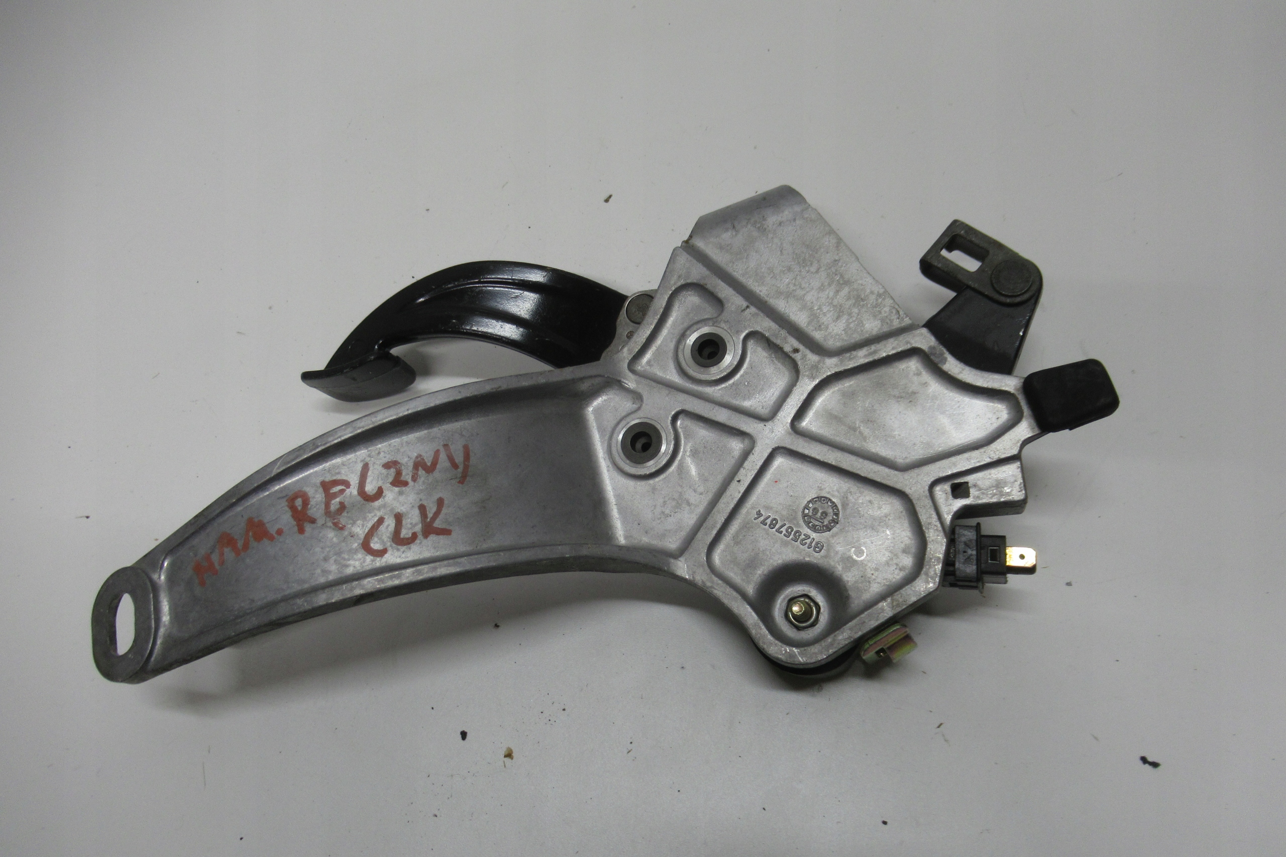 MERCEDES W208 3.2 PEDAL Bremse 2024270136