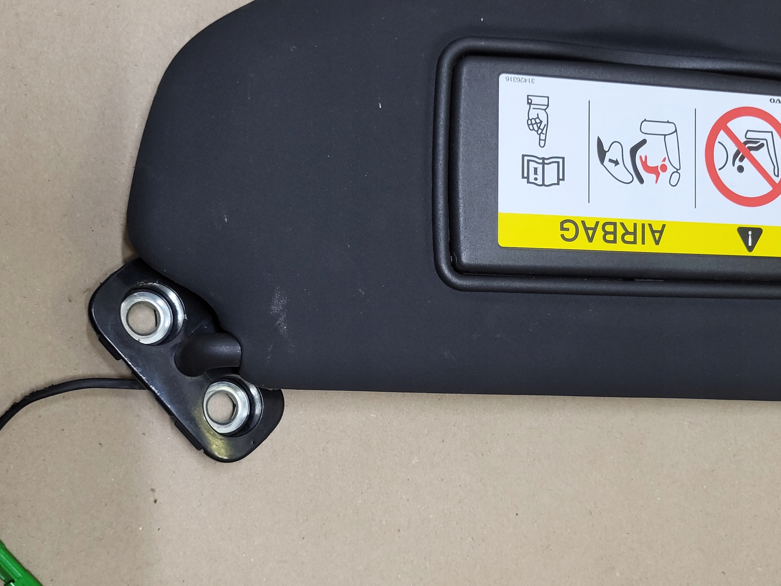 cover PRZECIWSLONECZNA right front black visor VOLVO XC60 II 2 OE EU