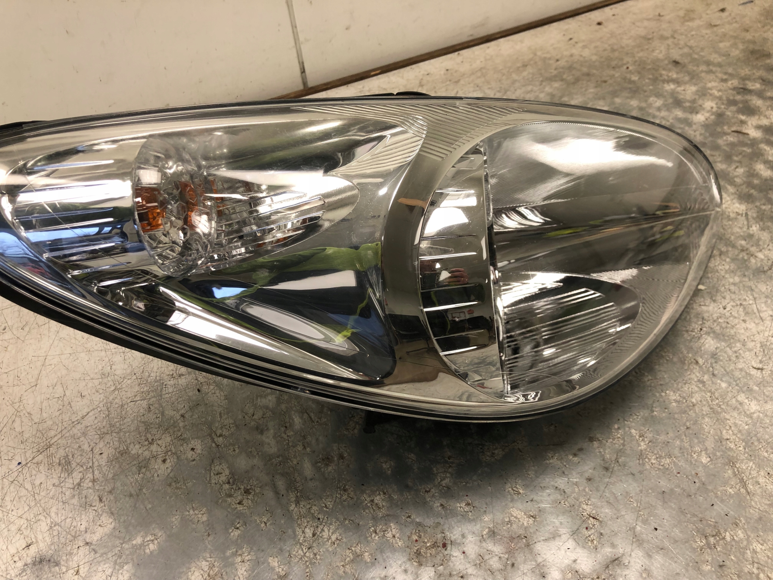 light right front HYUNDAI I20 and 92102-4P000