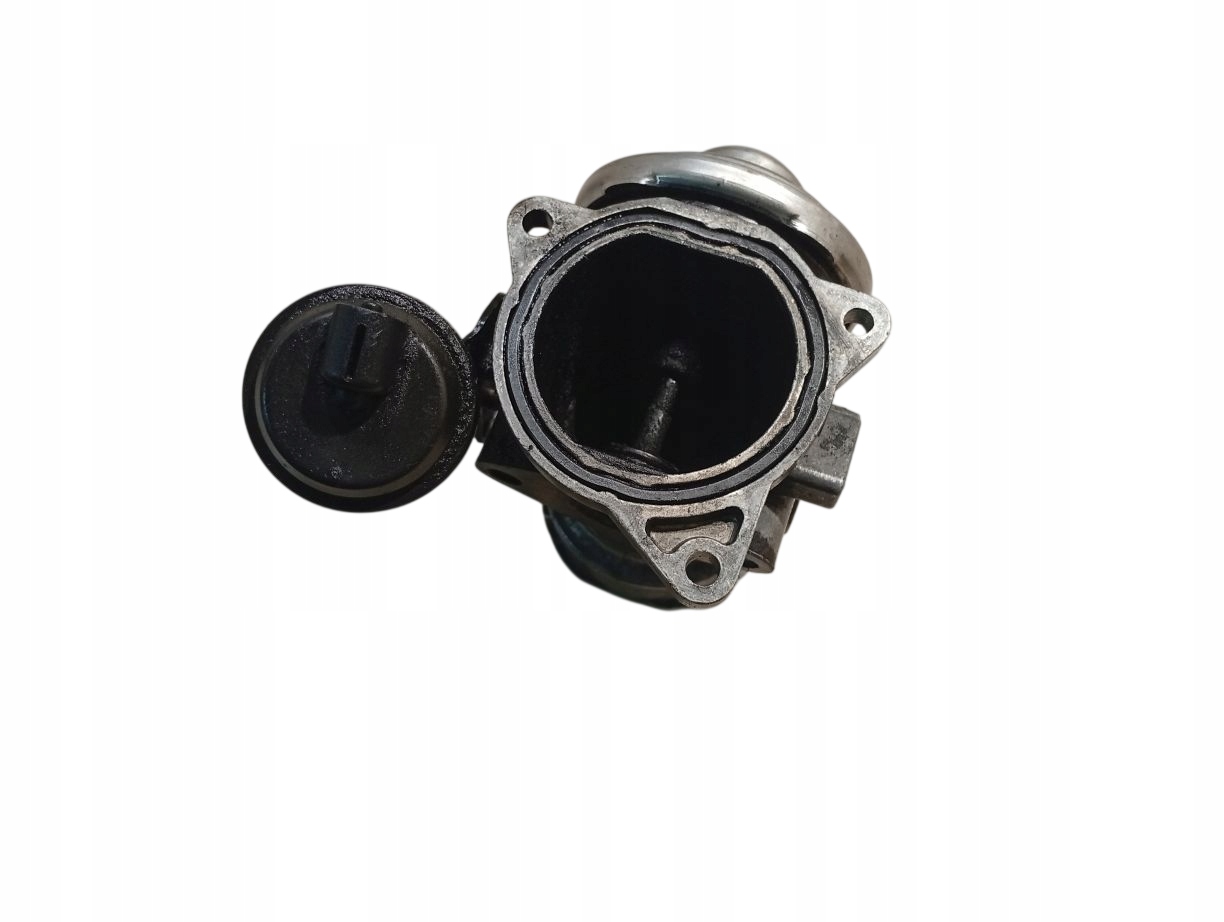 EGR valve VW PASSAT B5 FL 1.9 TDI AVF 038129637A