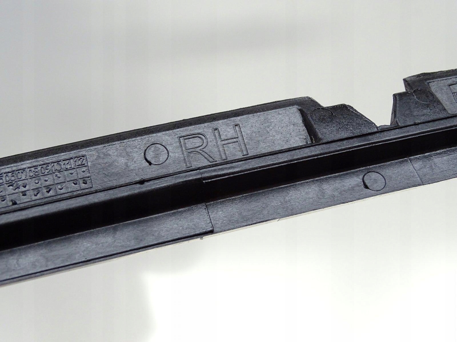 Listwa mocujaca slupka A RANGE EVOQUE 2011 2019 Weight with packaging 3 kg