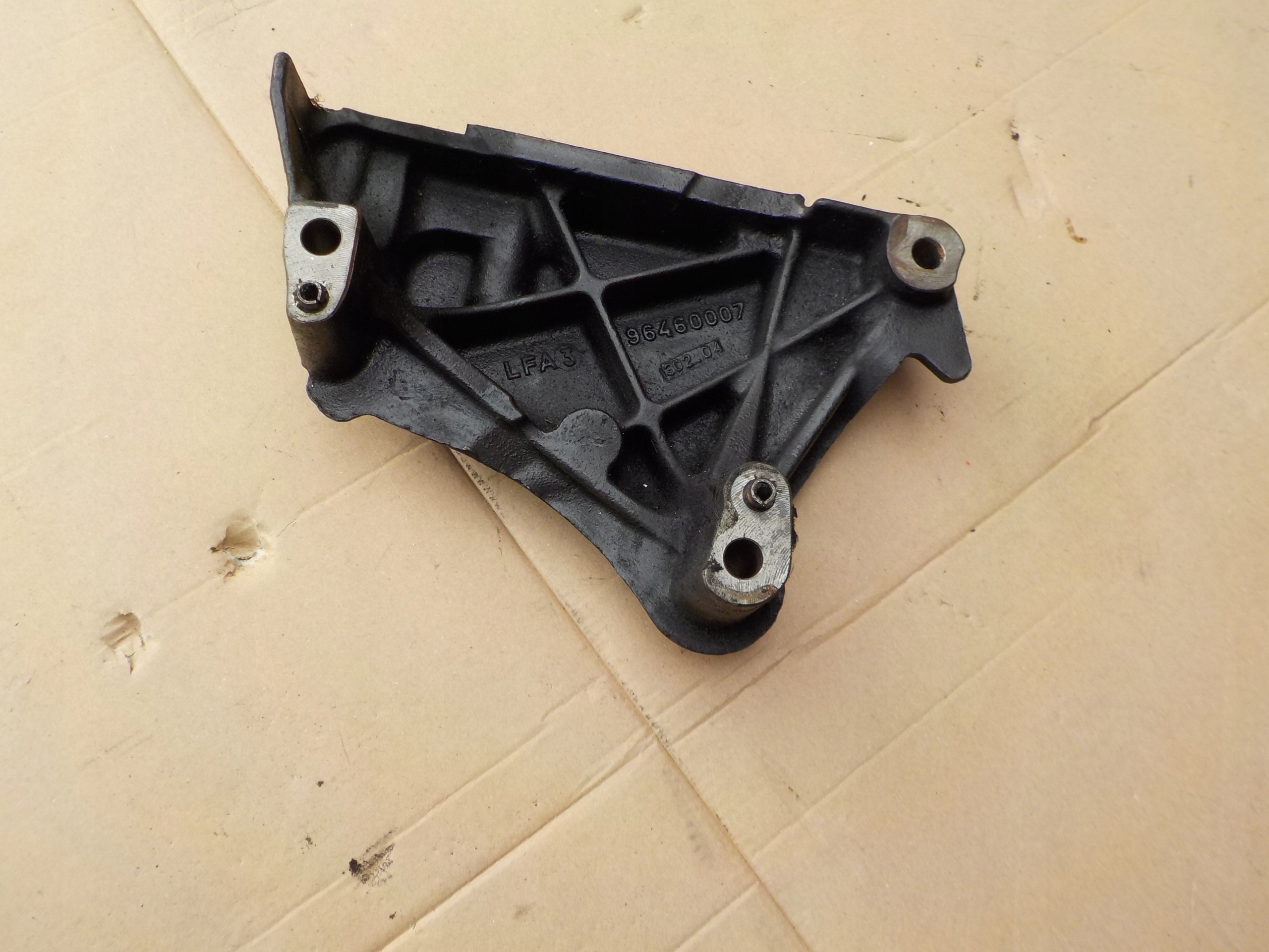 engine mount citroen c4 and 1,4 16v 96460007