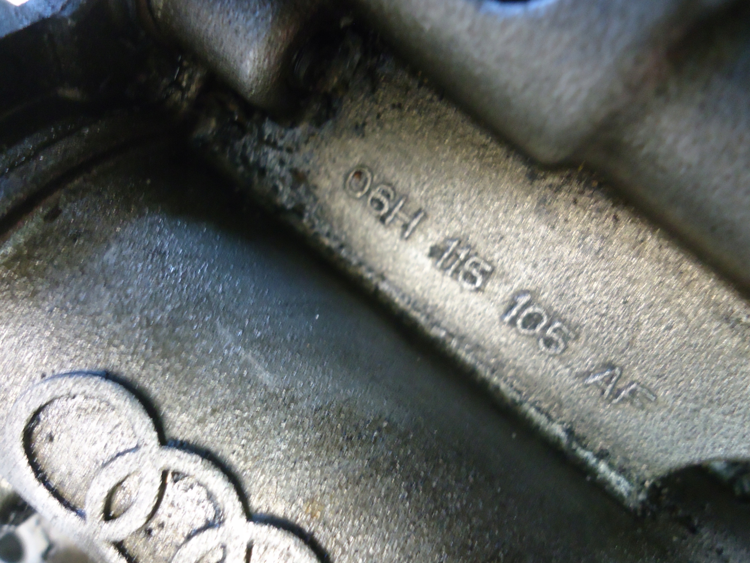 AUDI A4 B8 2.0TFSI CDN Ölpumpe 06H115105AF