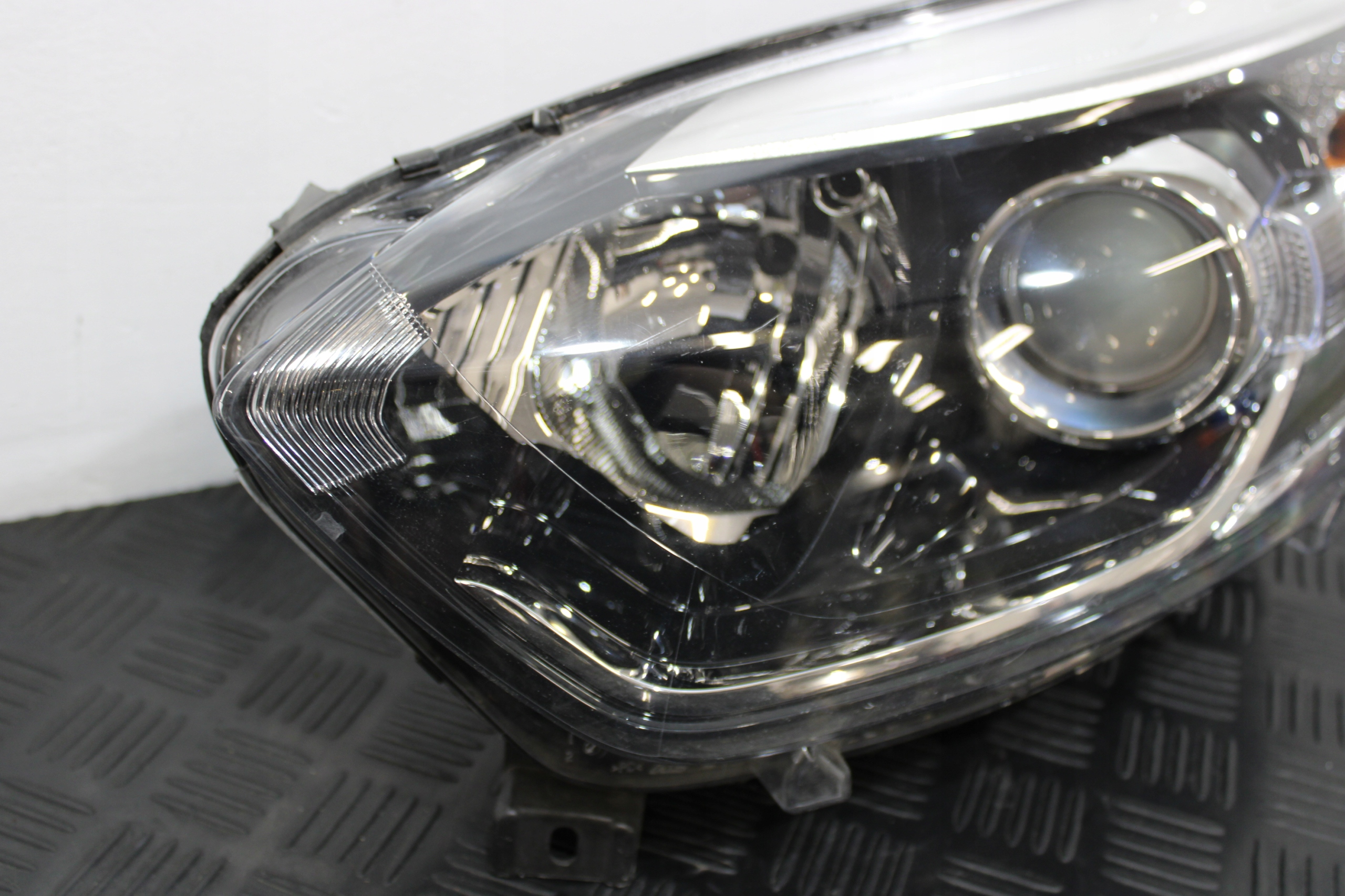 feu gauche avant 260603859R RENAULT CAPTUR