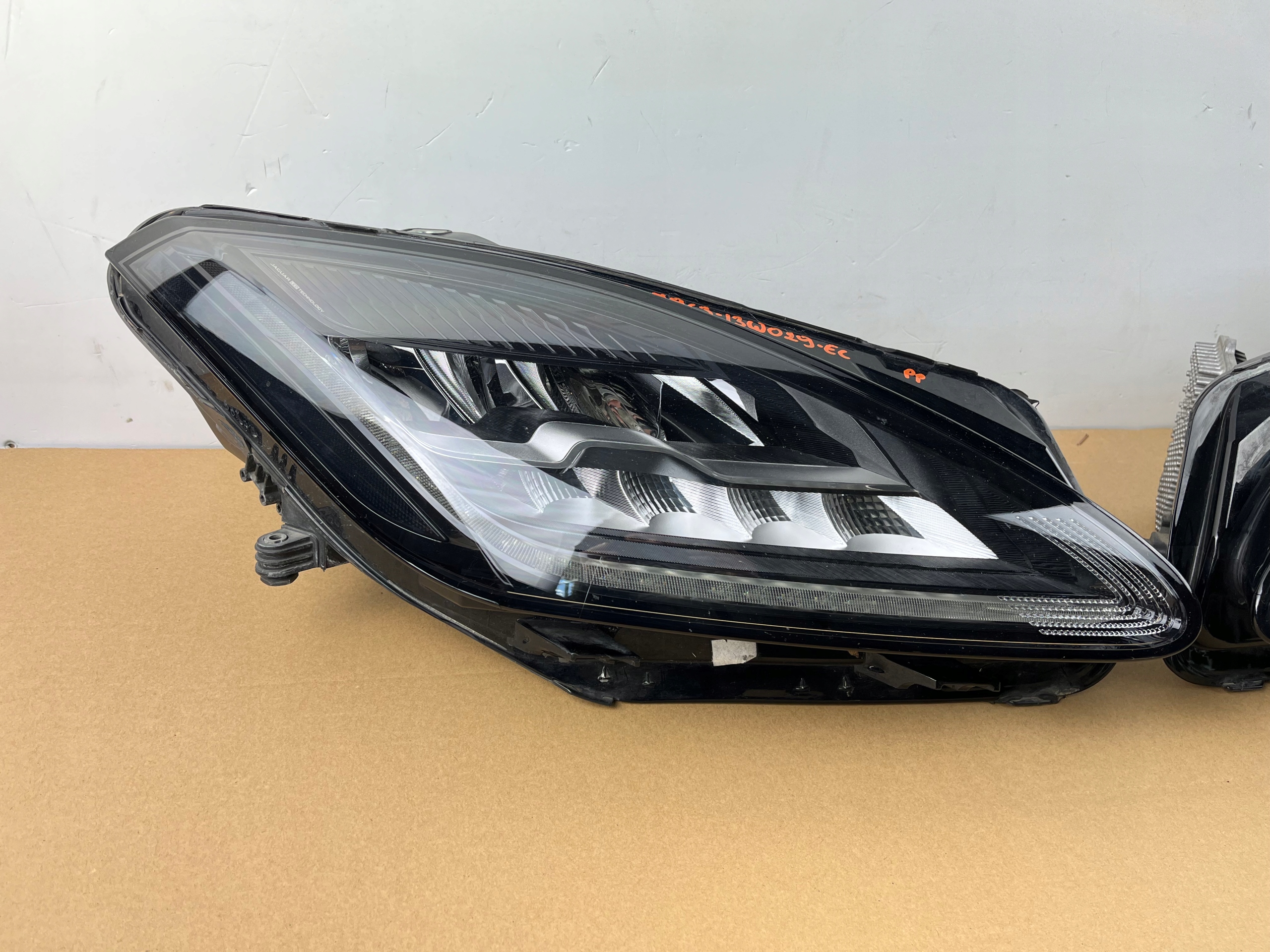 lights front JAGUAR E-PACE X540 J9C3-13W030-EC J9C3-13W029-EC