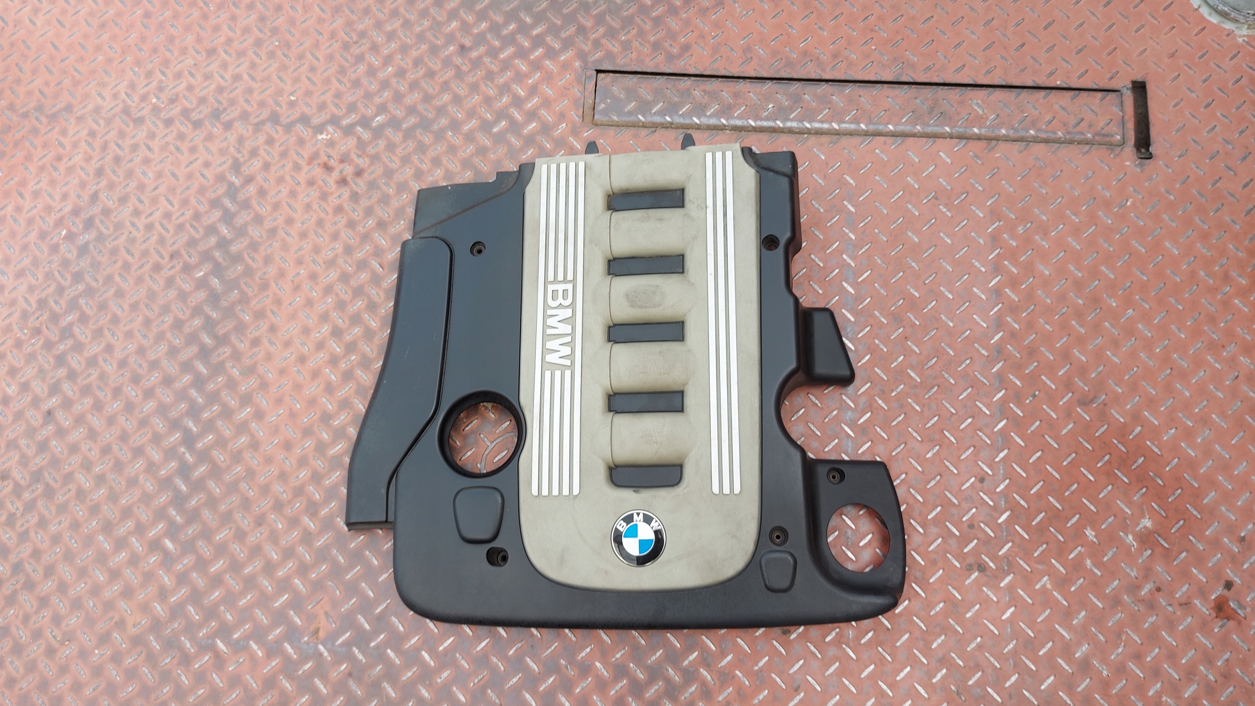 защита Двигателя верхняя BMW E60 E61 2.5d 177KM