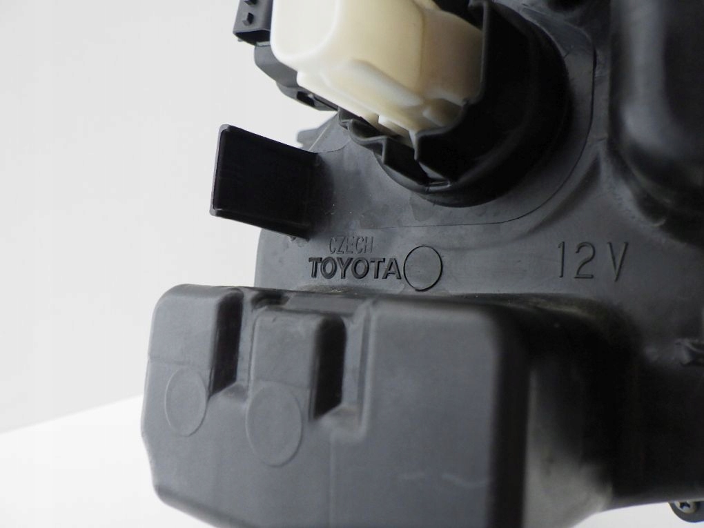 TOYOTA YARIS 4 IV P21 FULL LED 20- light front right