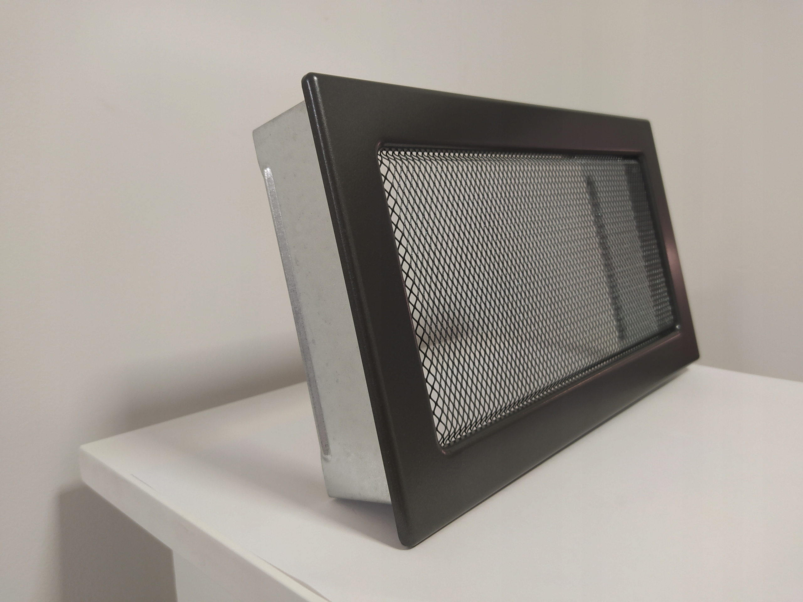 KRATKA KOMINKOWA WENTYLACYJNA 17x30 GRAFITOWA EAN (GTIN) 5901350001073