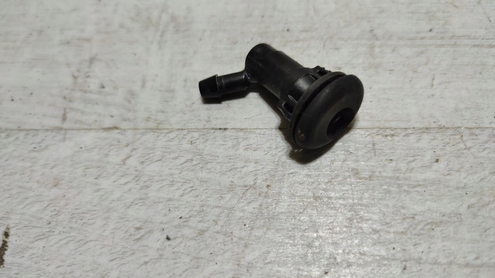 washer dysza bonnet rear part Mazda 2 DJ/DL lift