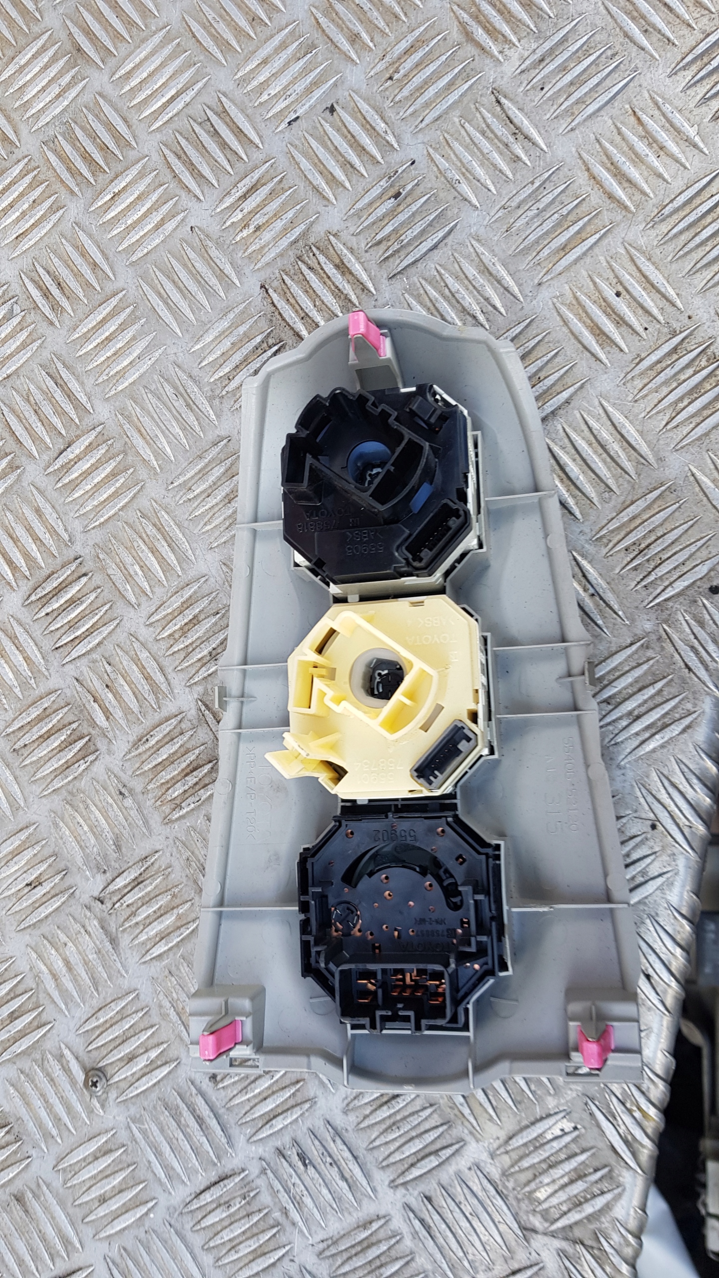 TOYOTA YARIS II PANEL of the air conditioning switch control unit