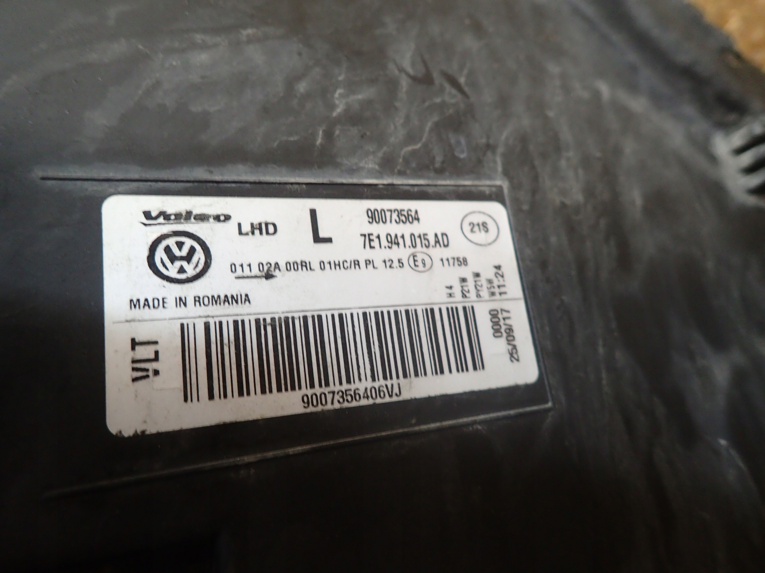 LIGHT FRONT LEFT VW T6 7E1941015AD