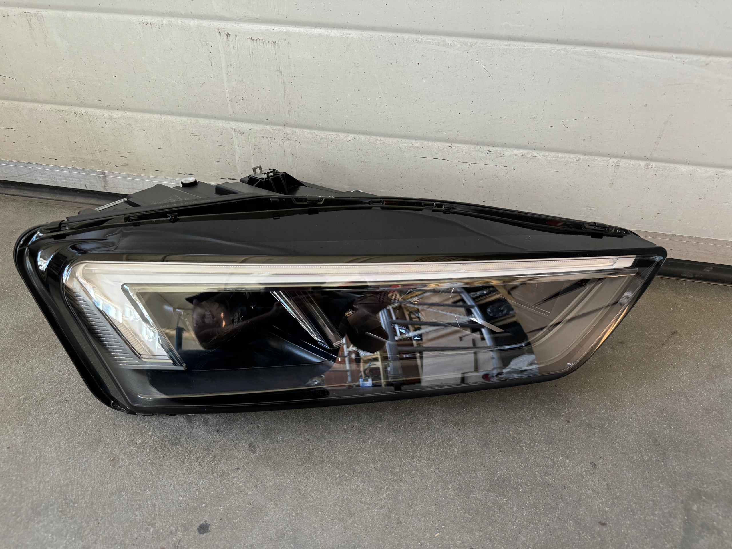 Audi R8s0 ПОВНИЙ КОМПЛЕКТ LED права фара USA