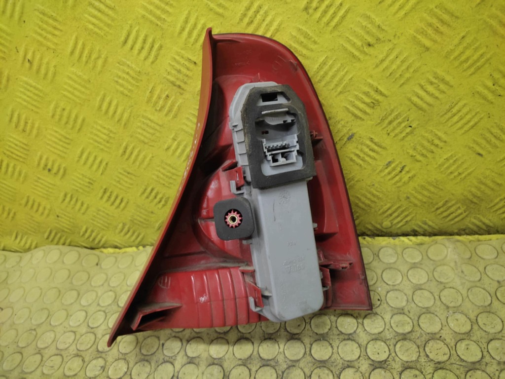 RENAULT CLIO II far lijevi stražnji dio 8200071413