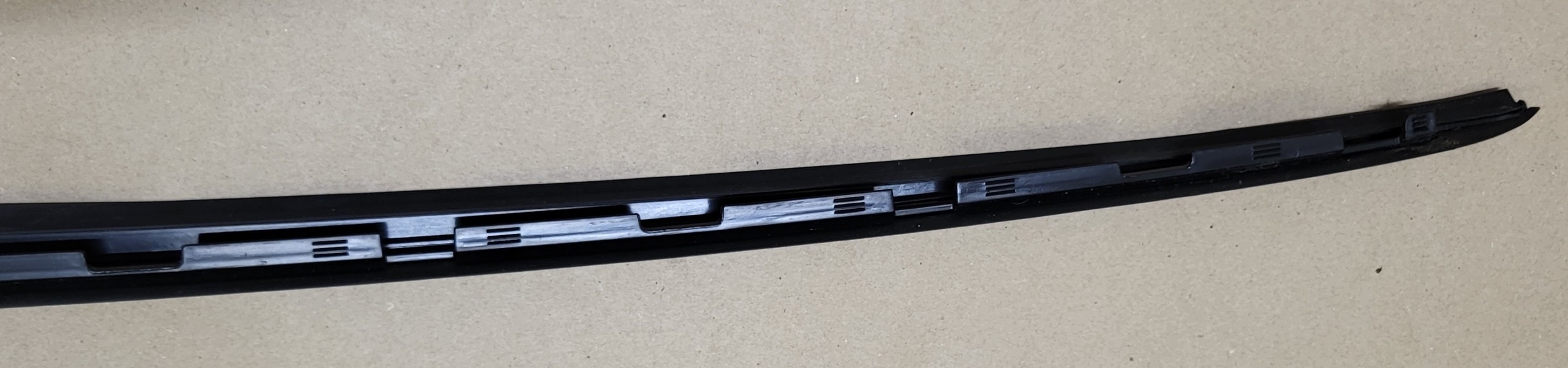 moulding windows windscreen right front front ODRZUTNIK KIA CEED III LIFT OE