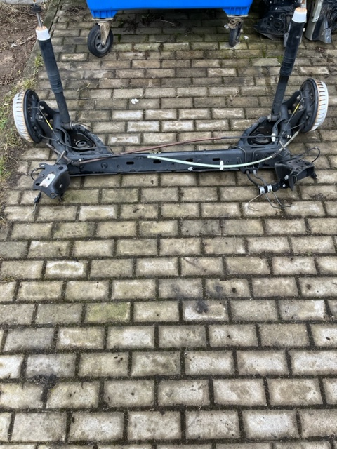 TYLNA TYŁ BELKA ZAWIESZENIA OŚ RENAULT CLIO IV FL