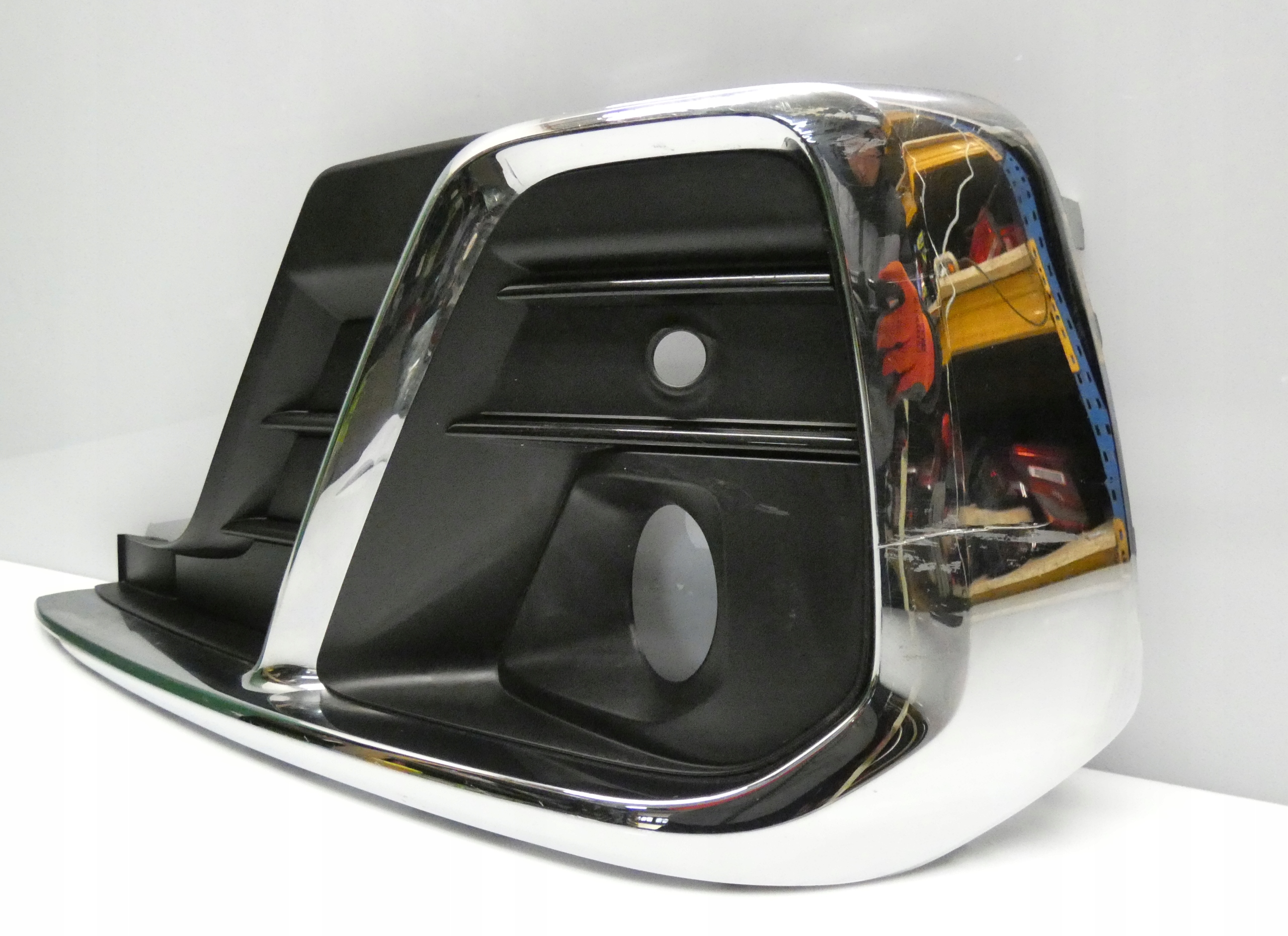 AUDI A8 D5 4N0807681 LIFT 2022- left grid of a bumper front