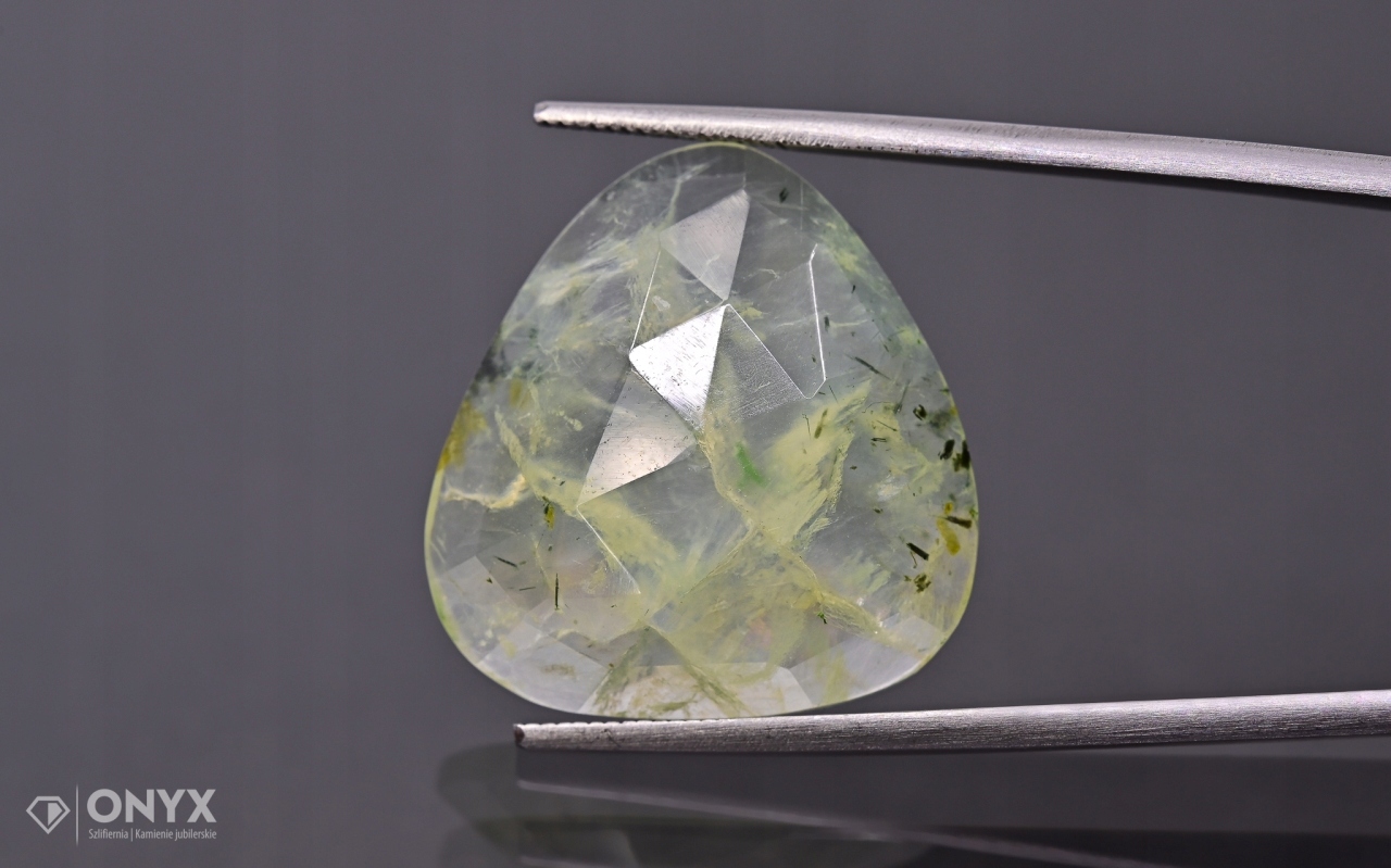 Prehnit fasetovaná nepravidelná rozeta 22,5x20,5 m