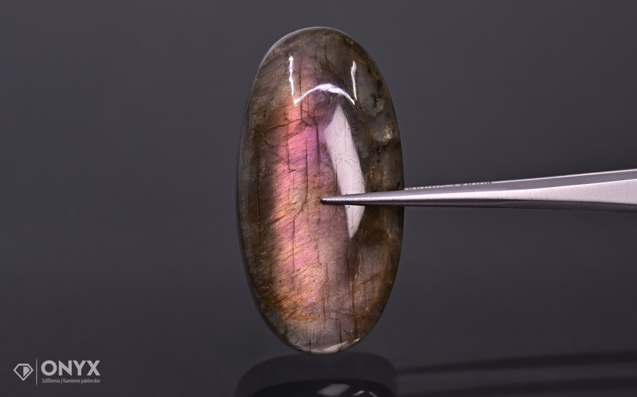 Labradorit kabošon ovál 35x18 mm