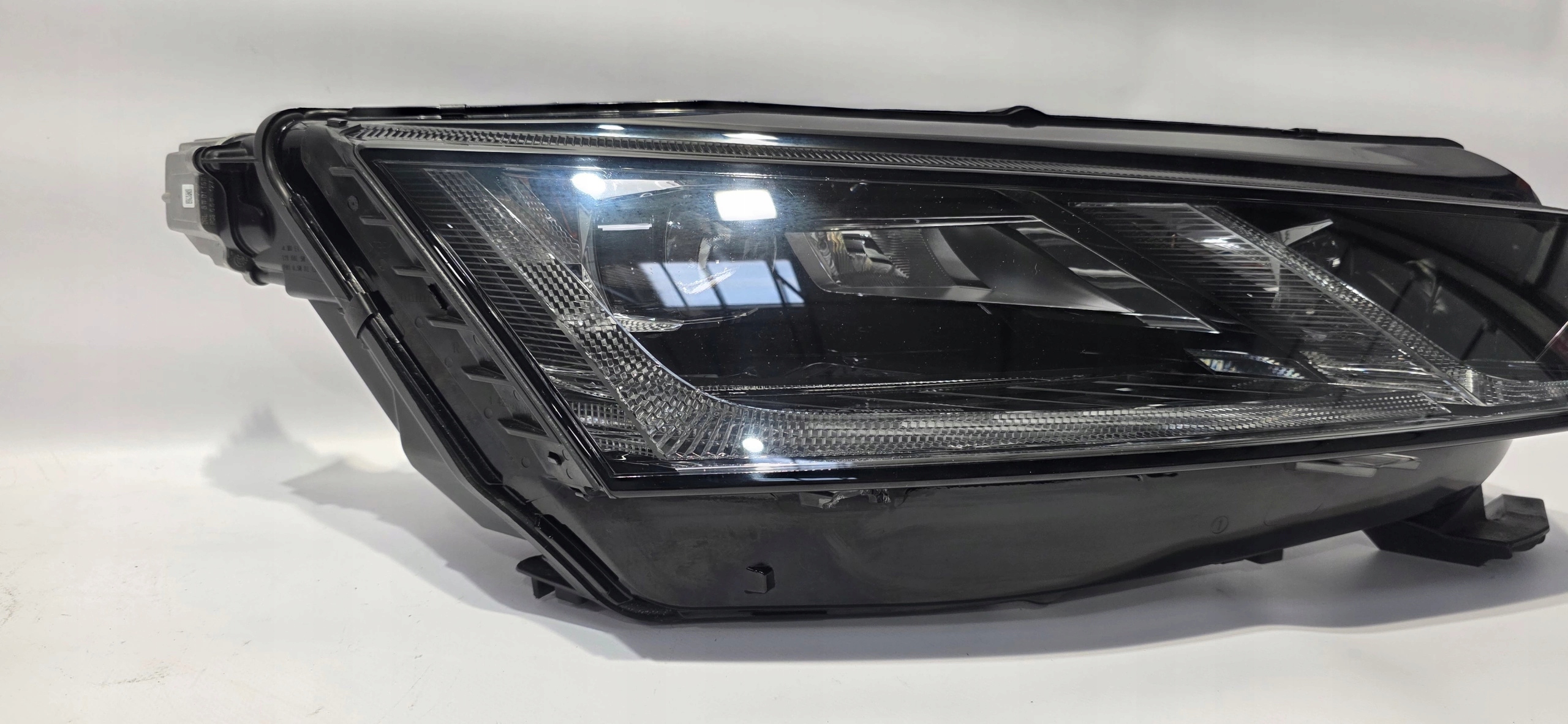 light right front FULL LED SKODA OCTAVIA IV 19- original EUROPA 5E4941016B