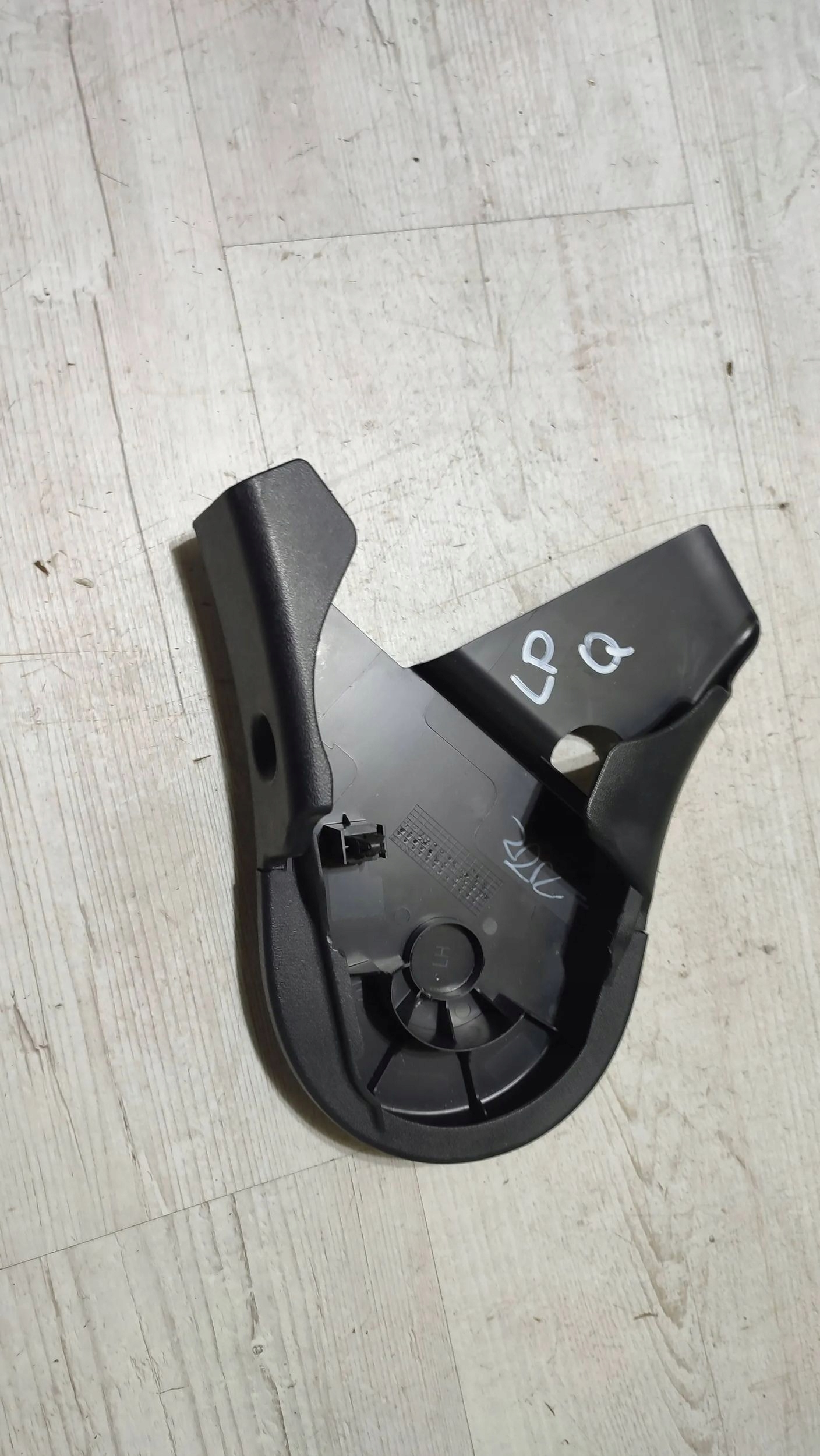Nissan Qashqai 16r 1.5dci front side left cover seat