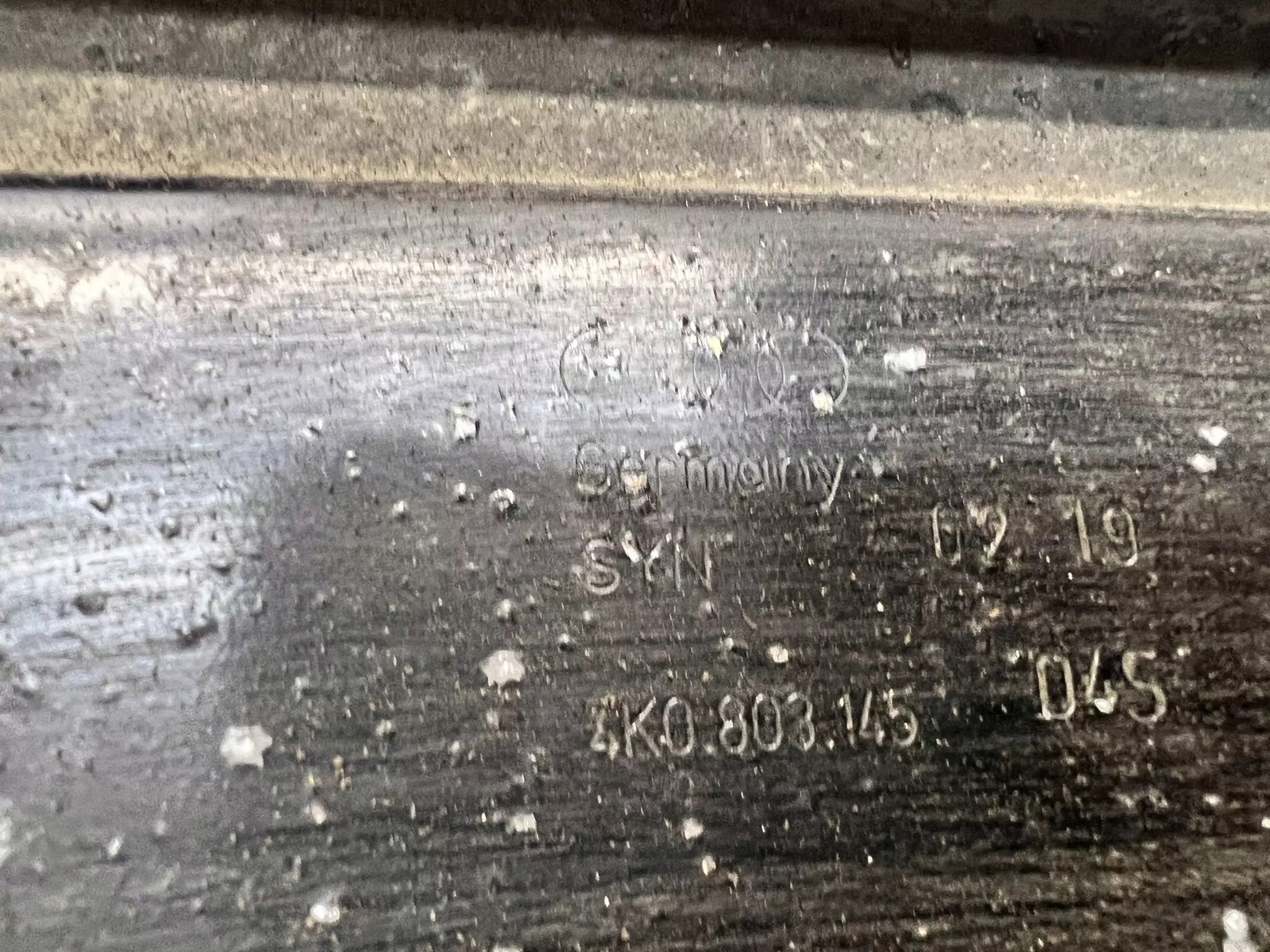 Versteifung POPRZECZNE mitte AUDI A6 C8 4K0803145