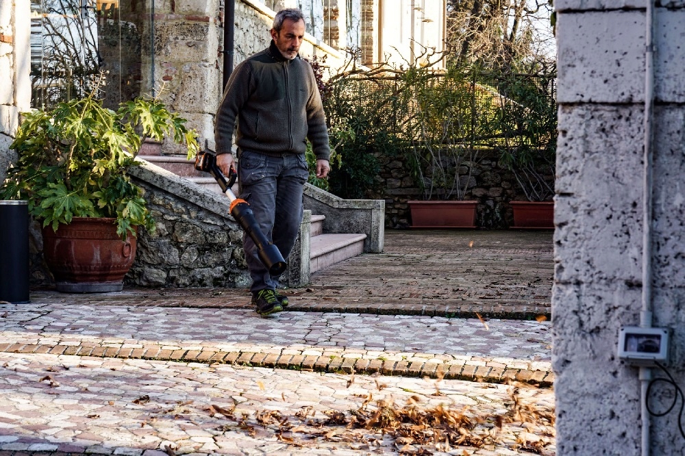 WORX DMUCHAWA DO LIŚCI AKUMULATOROWA WG585E.9 Wydajność 17.6 m3/min