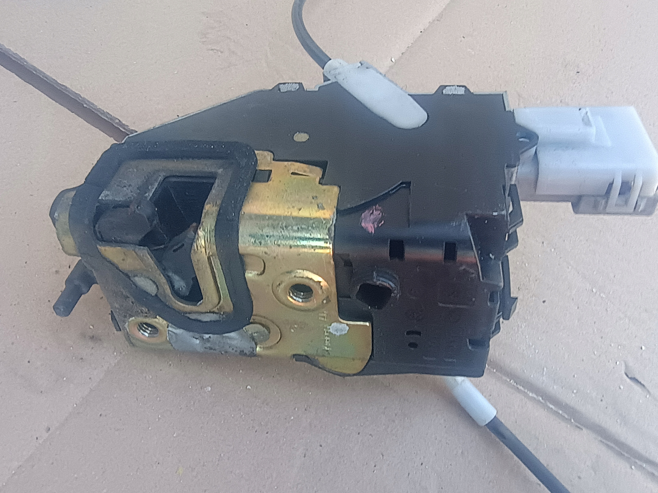lock door rear part left 9659854380E PEUGEOT 407