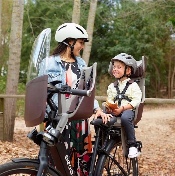 FOTELIK ROWEROWY EXCLUSIVE MINI PLUS TOFFE + SZYBA Kolor dominujący beże i brązy