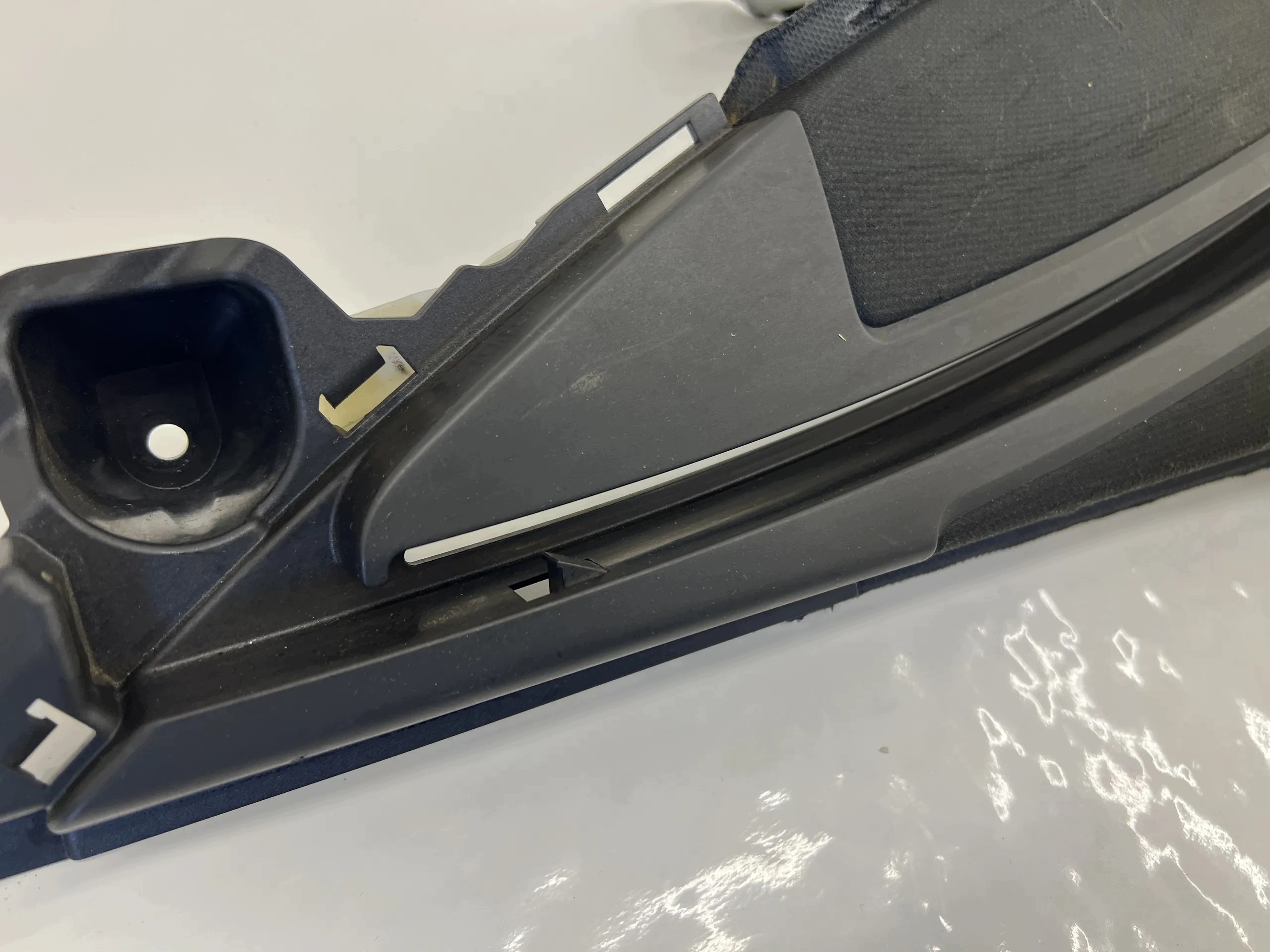 Audi A4 S4 B9 8W right side cover upper pillar 8W9867246D