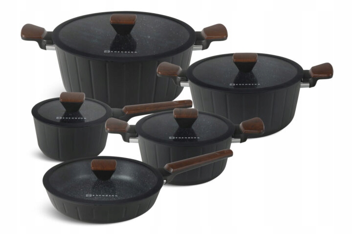 Sada hrnců s 10dílnou pánví