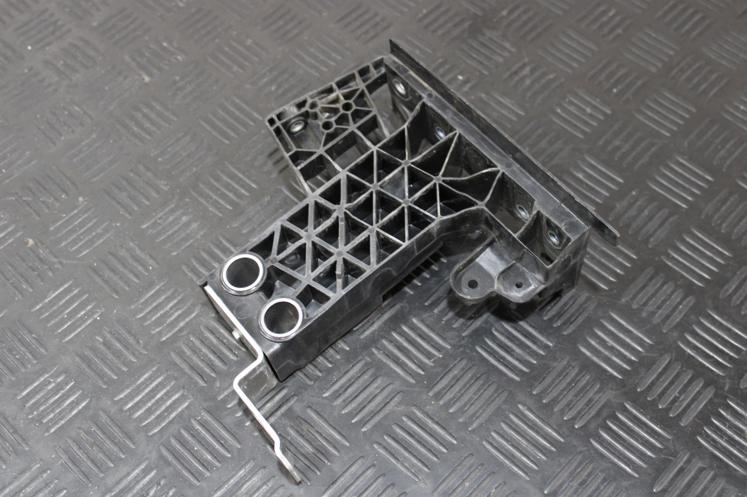 bracket holder supports left A2366202100 MERCEDES-BENZ CLE 236 W236