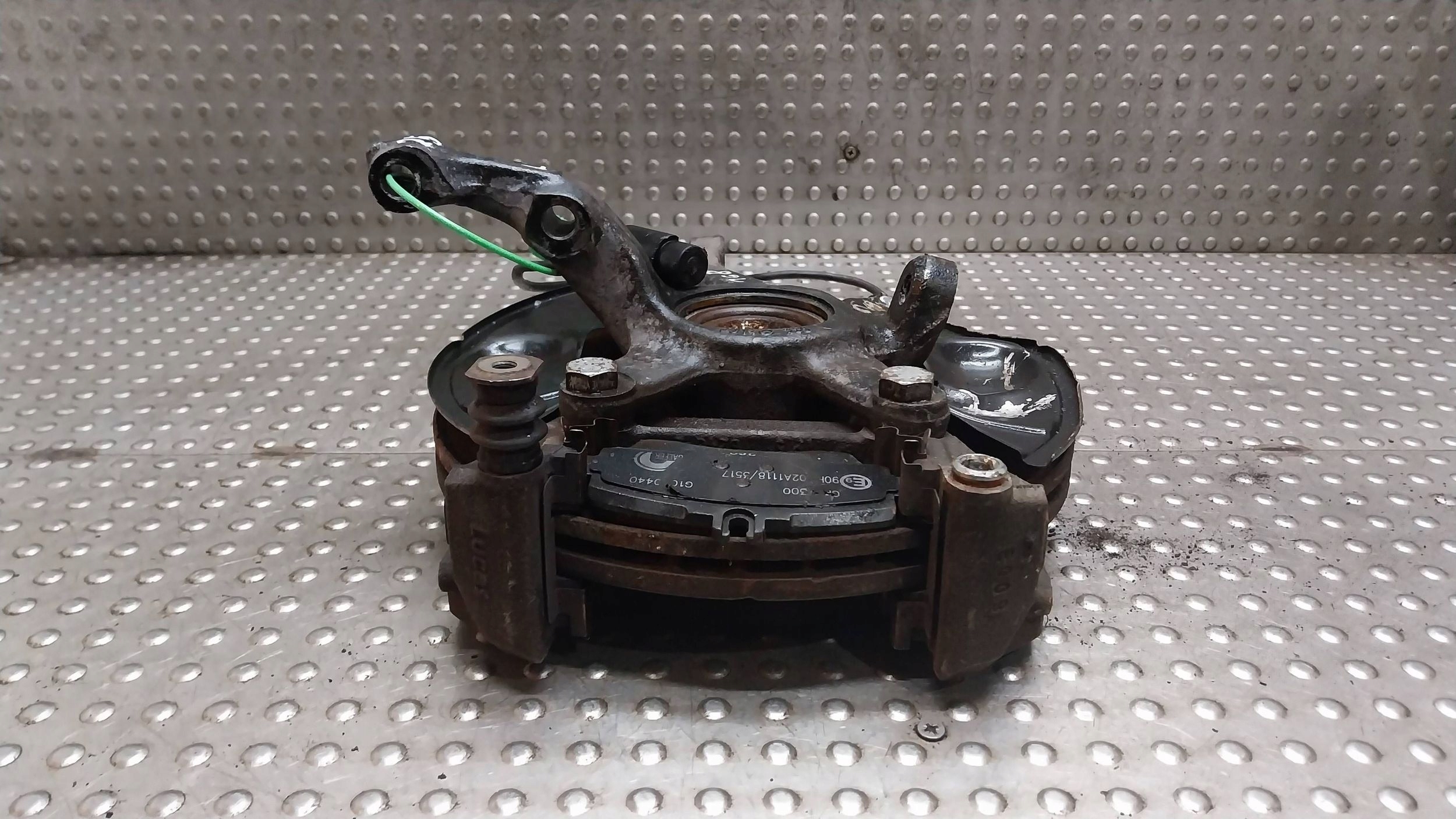 otoč čepu levý předek 6814 MERCEDES A W168